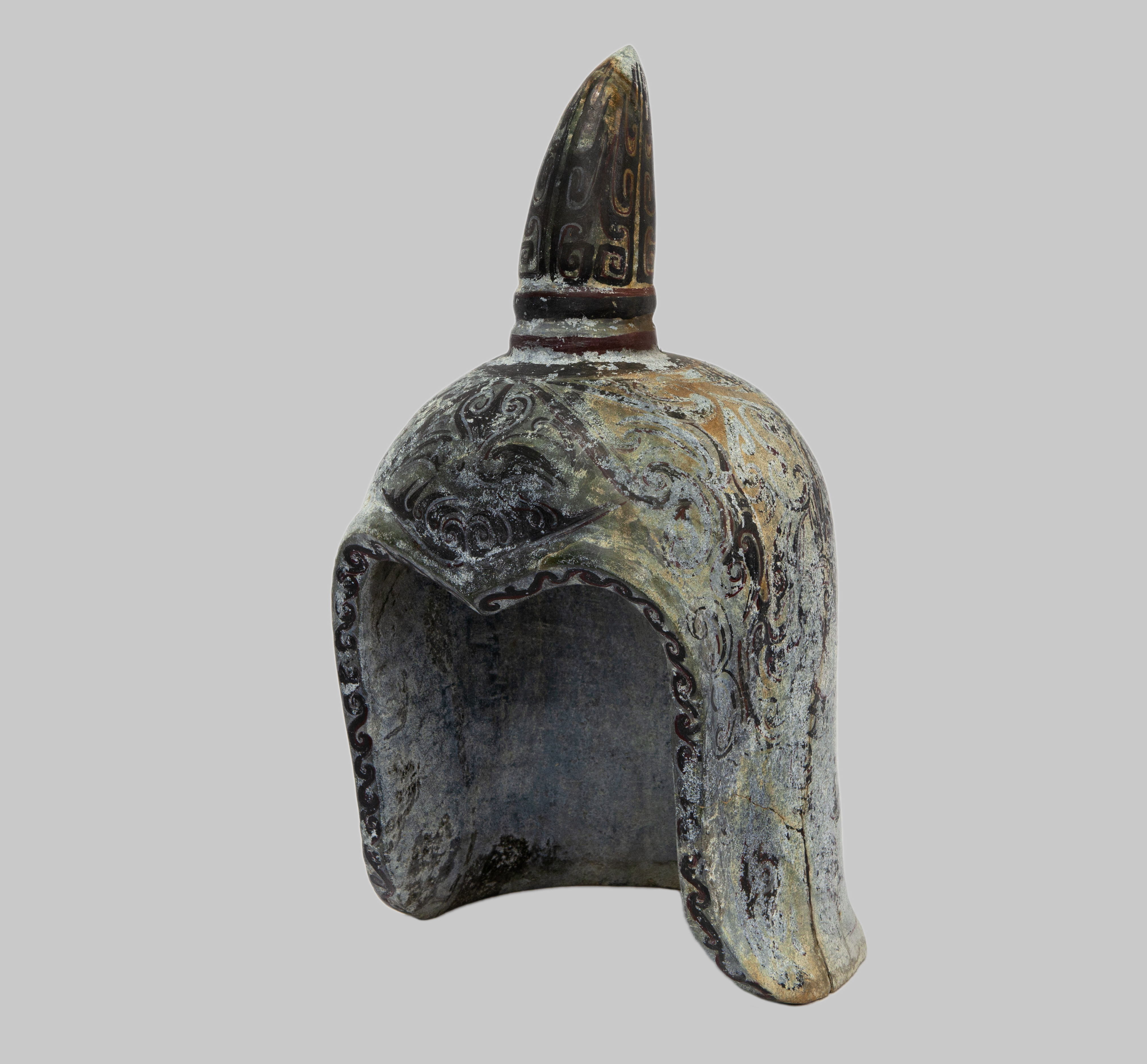 ANTIGUO CASCO CHINO DE PIEDRA POLICROMADA SIGUIENDO MODELOS