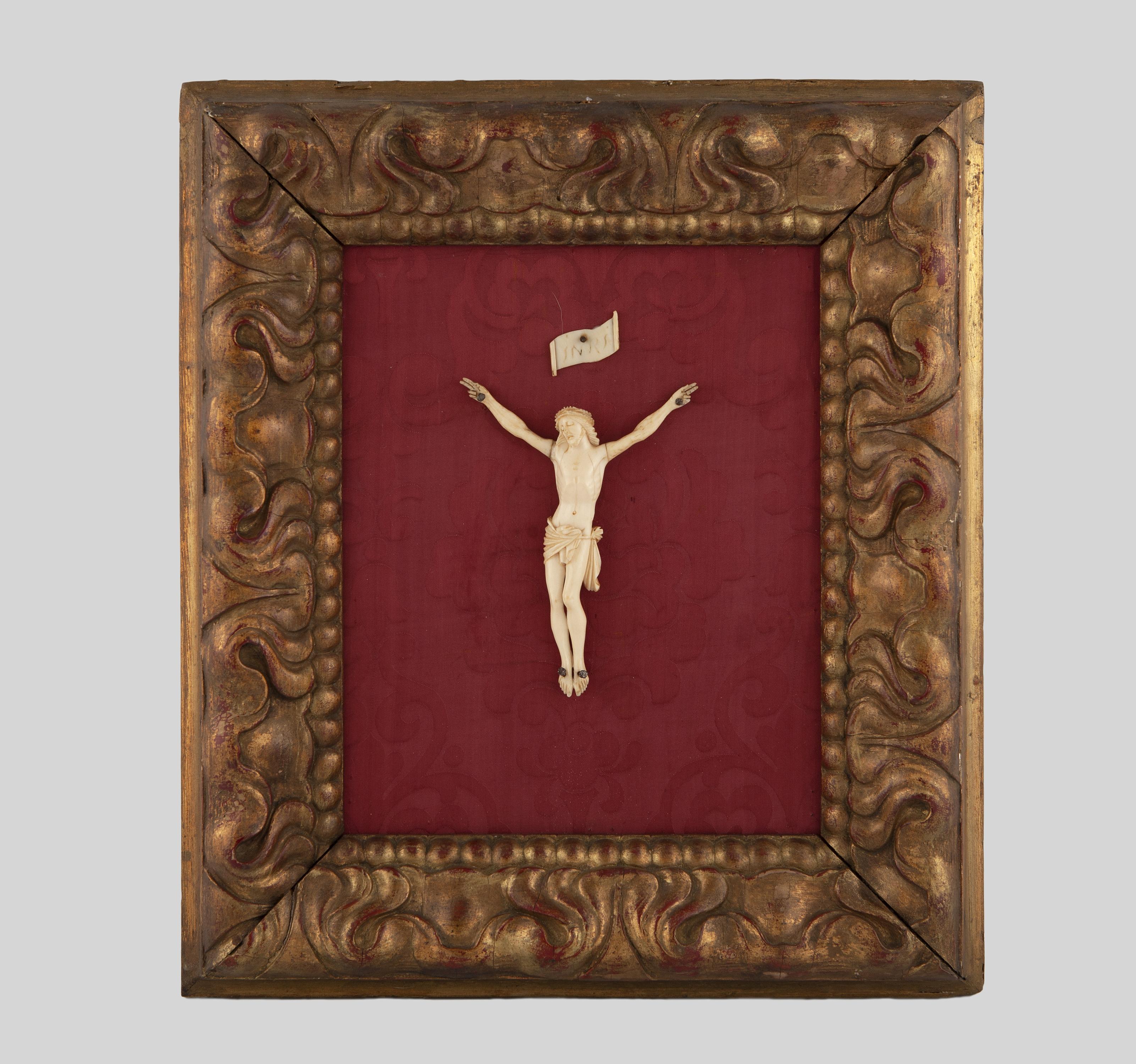 CRISTO CRUFICADO EN MARFIL, ENMARCADO. ESPAÑA, FFS. S. XIX