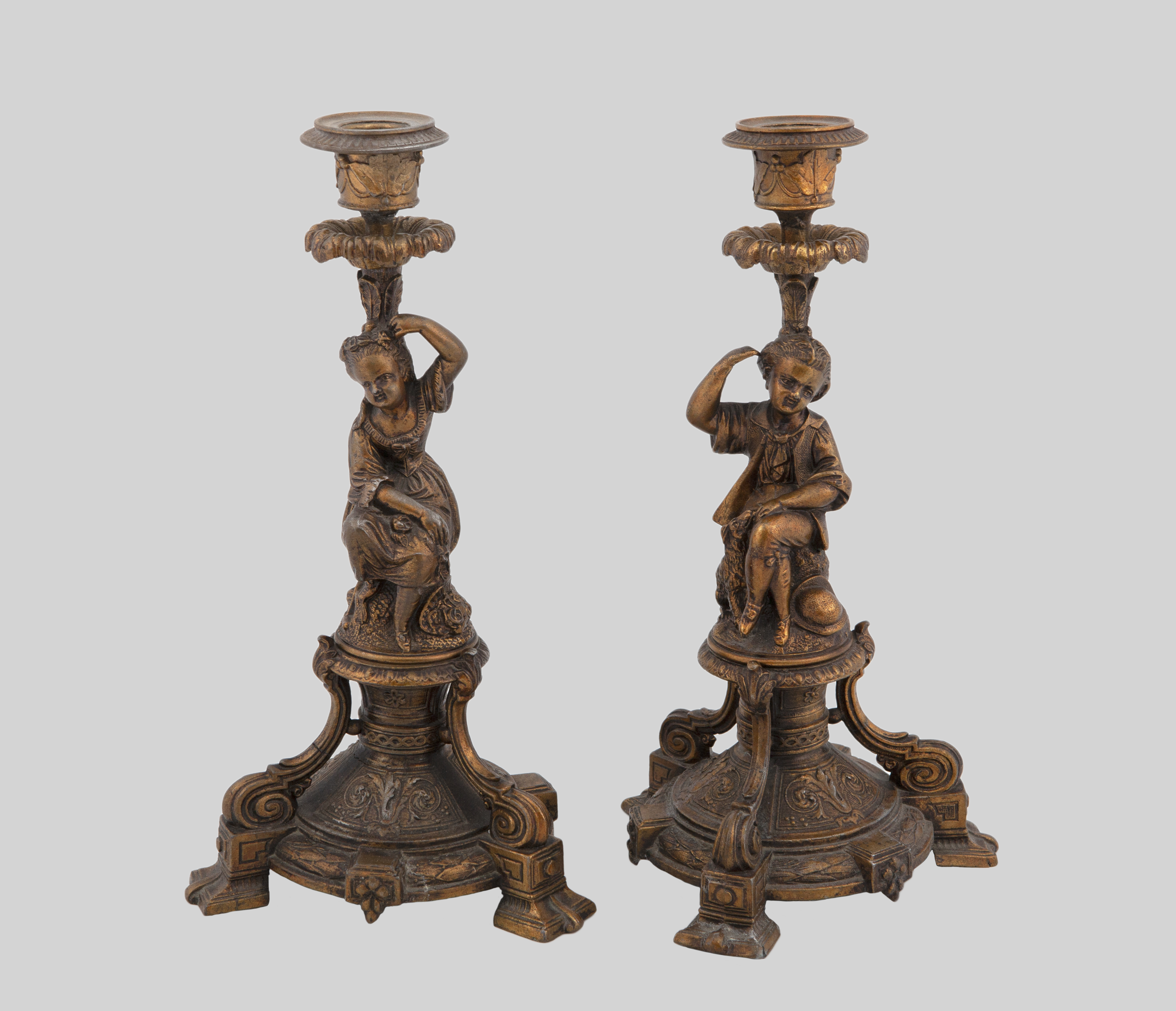PAREJA DE CANDELABROS, FFS. S. XIX 