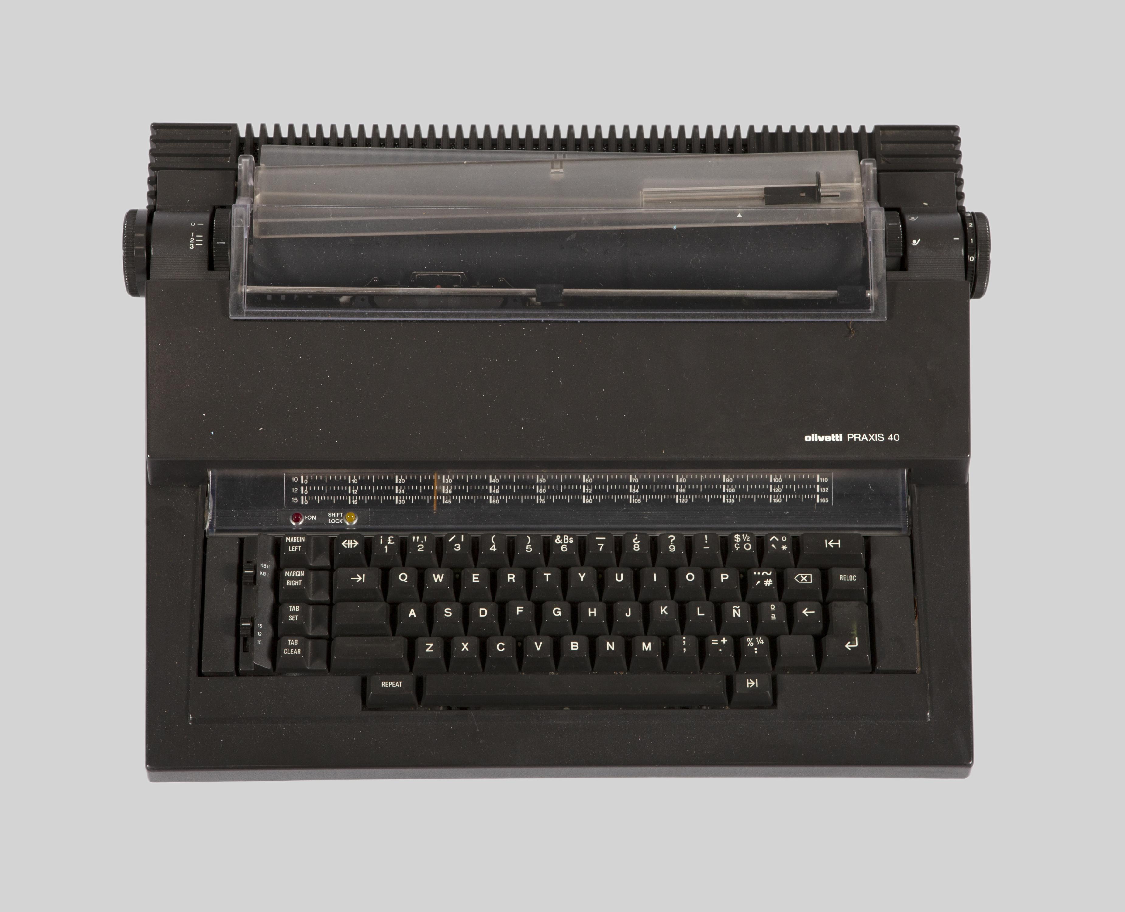 MÁQUINA DE ESCRIBIR, MARCA OLIVETTI PRAXIS 40, S. XX.