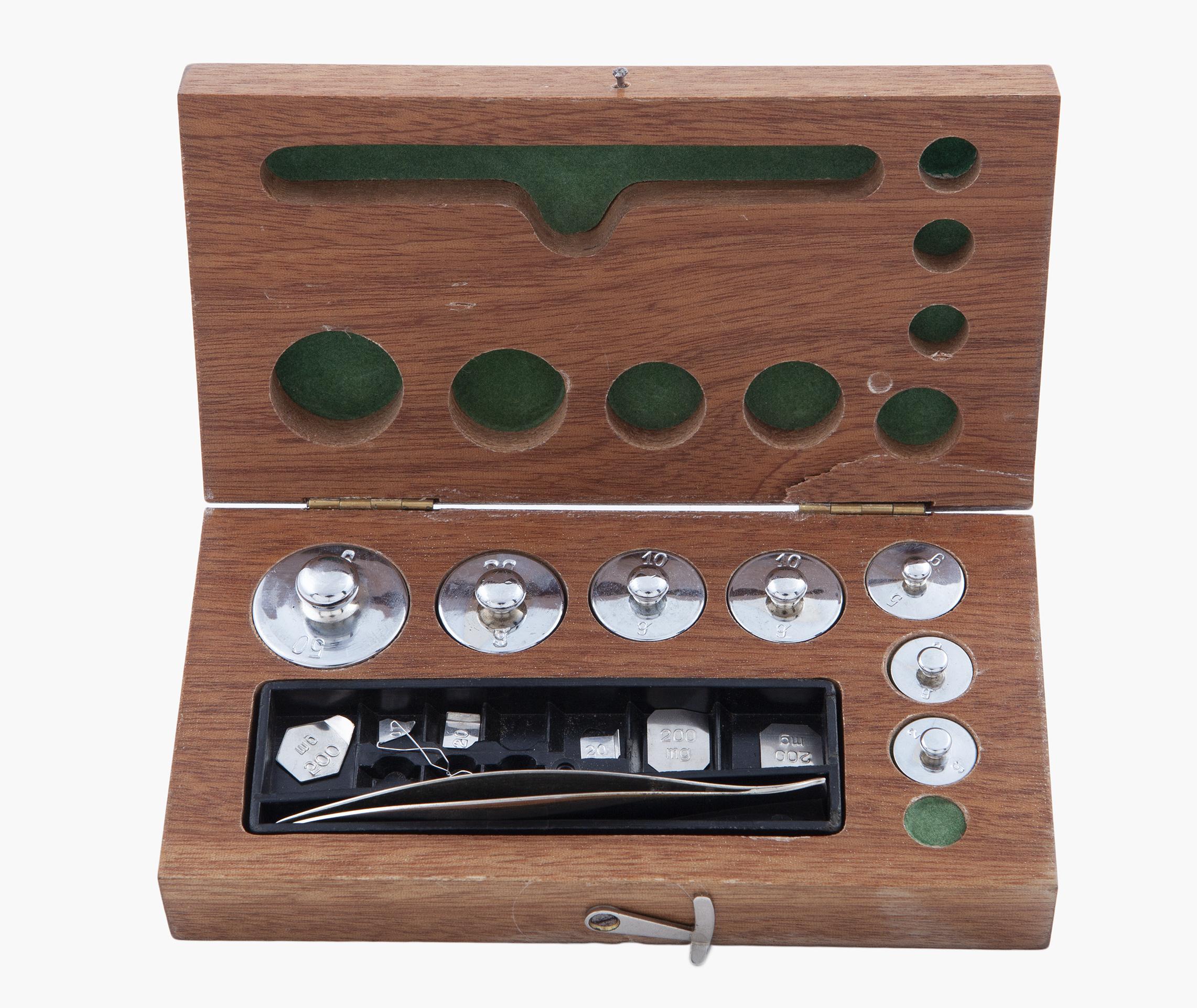 JUEGO DE PESAS DE JOYERO
