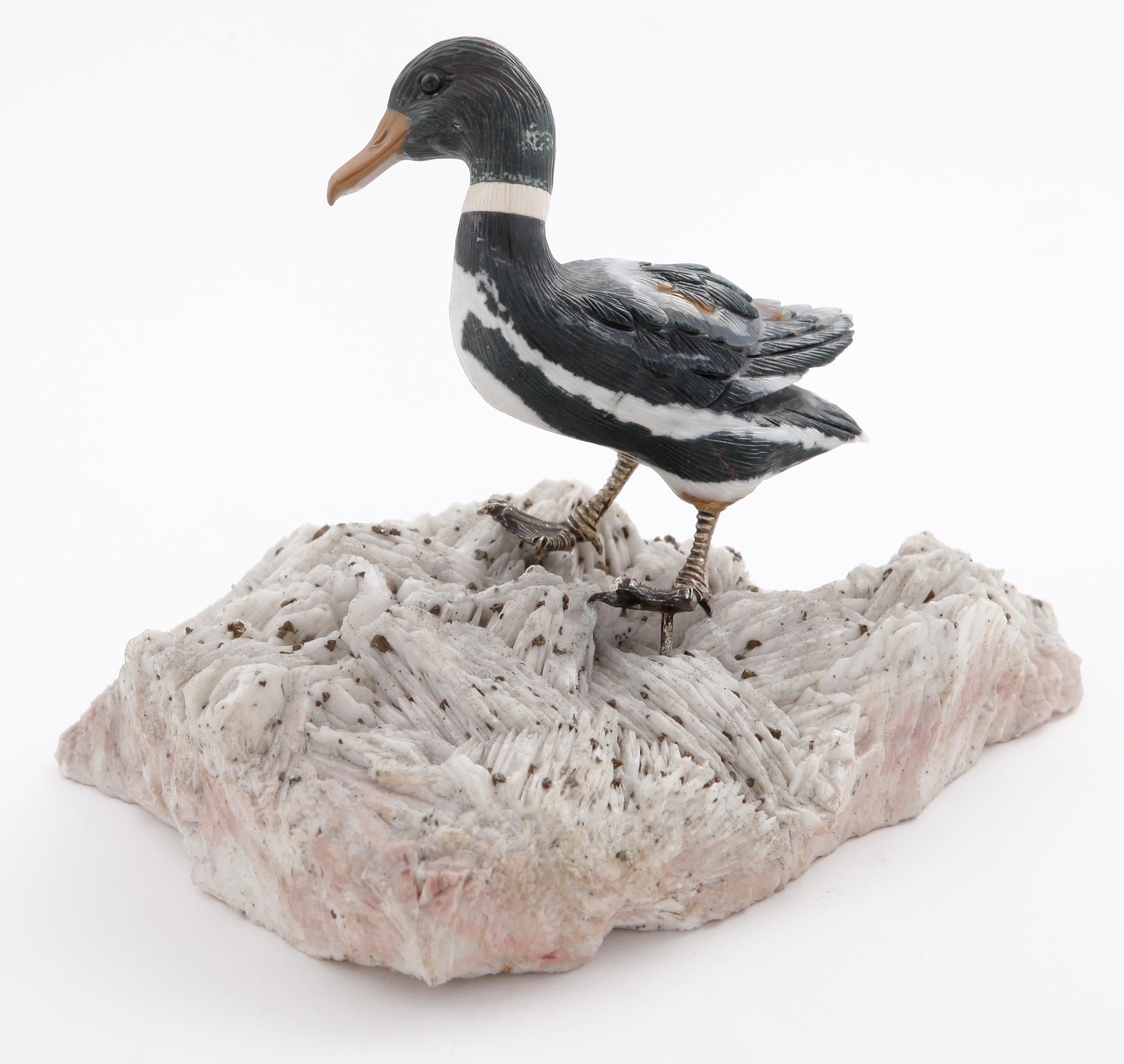 FIGURA DE PATO EN CUARZO BANDEADO TALLADO CON PICO DE OJO D