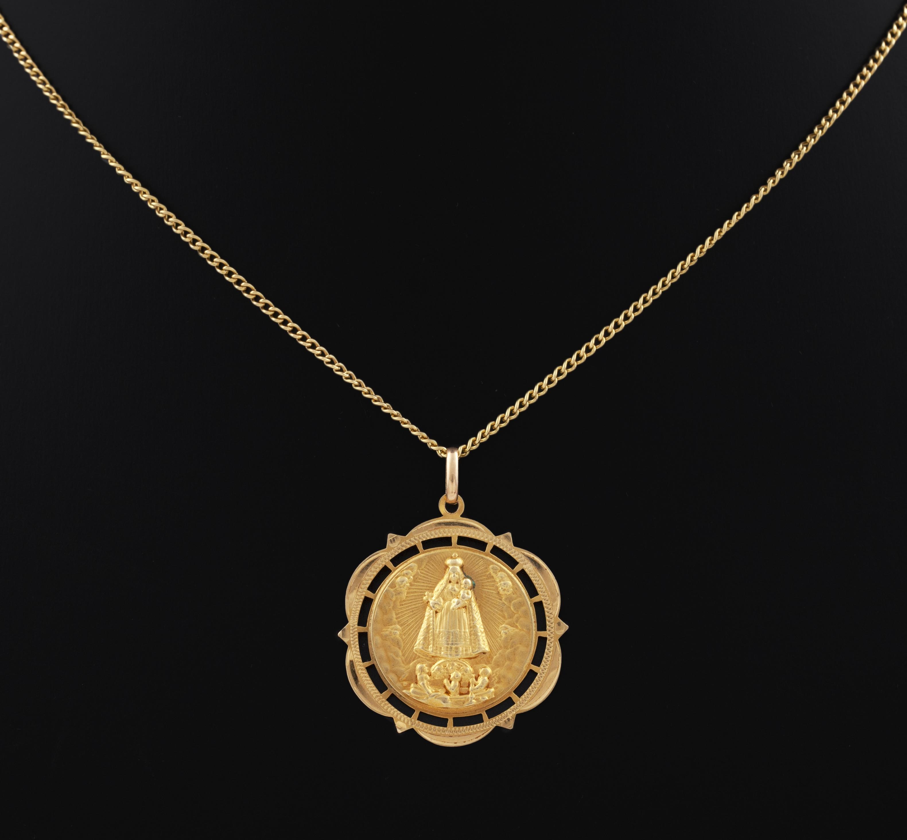Cadena con medalla