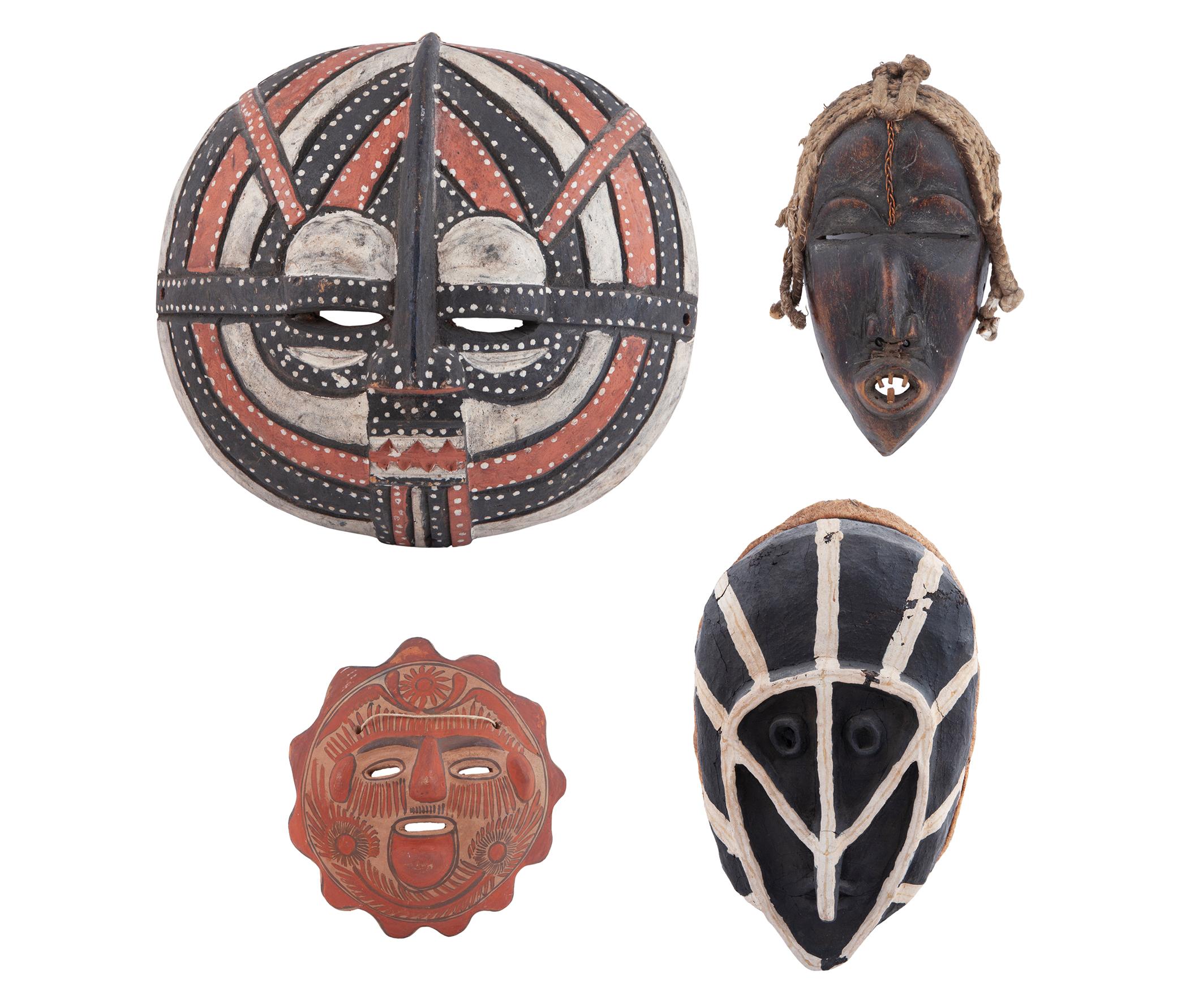 LOTE DE 4 MÁSCARAS AFRICANAS EN DISTINTOS MATERIALES CEREMO
