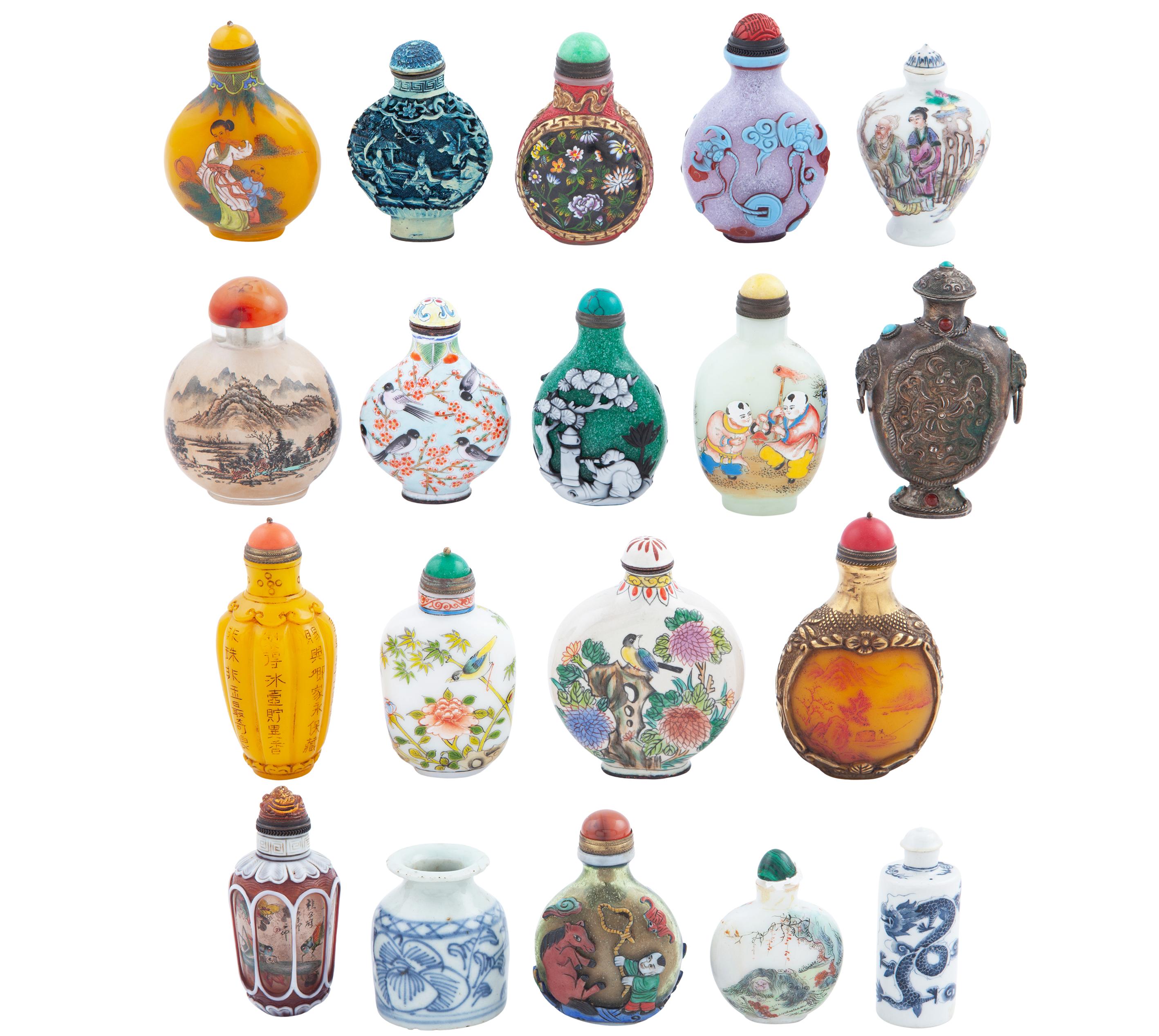 LOTE DE 19 BOTELLITAS DE RAPÉ O SNUFF BOTTLE. CHINA, S.XIX-