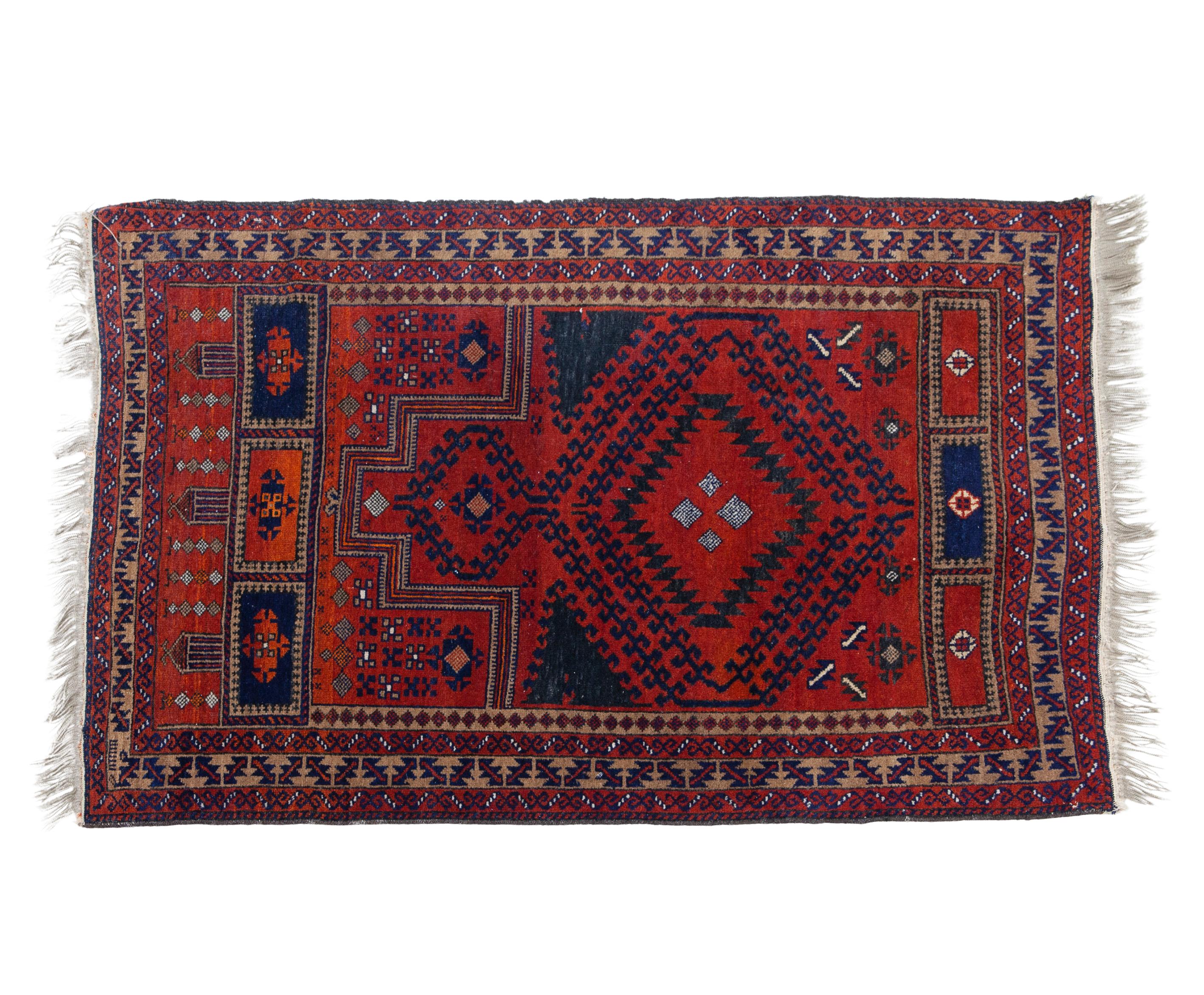 ALFOMBRA PERSA EN LANA CON MOTIVOS GEOMÉTRICOS