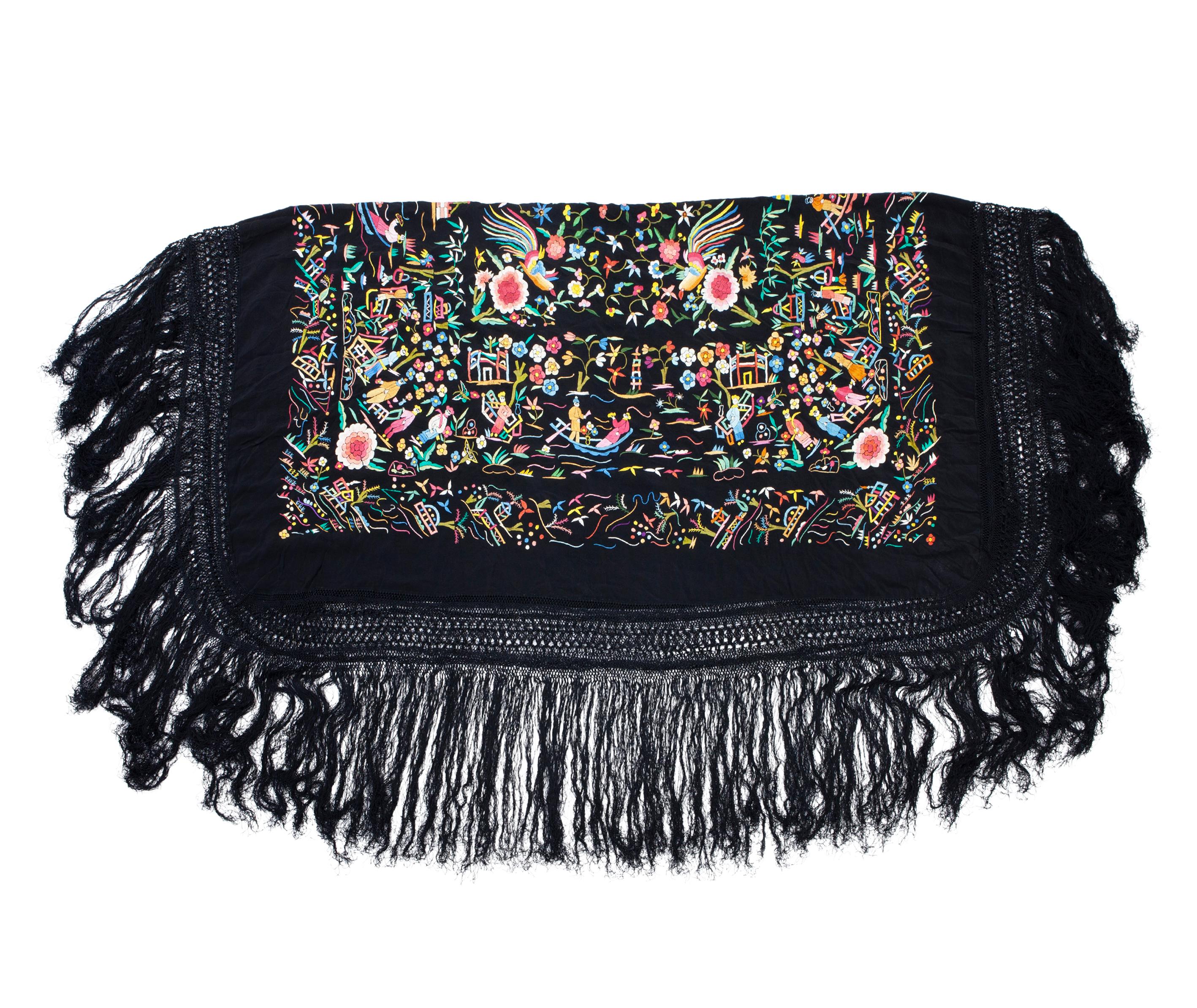 MANTÓN DE MANILA EN SEDA NEGRO, S.XX