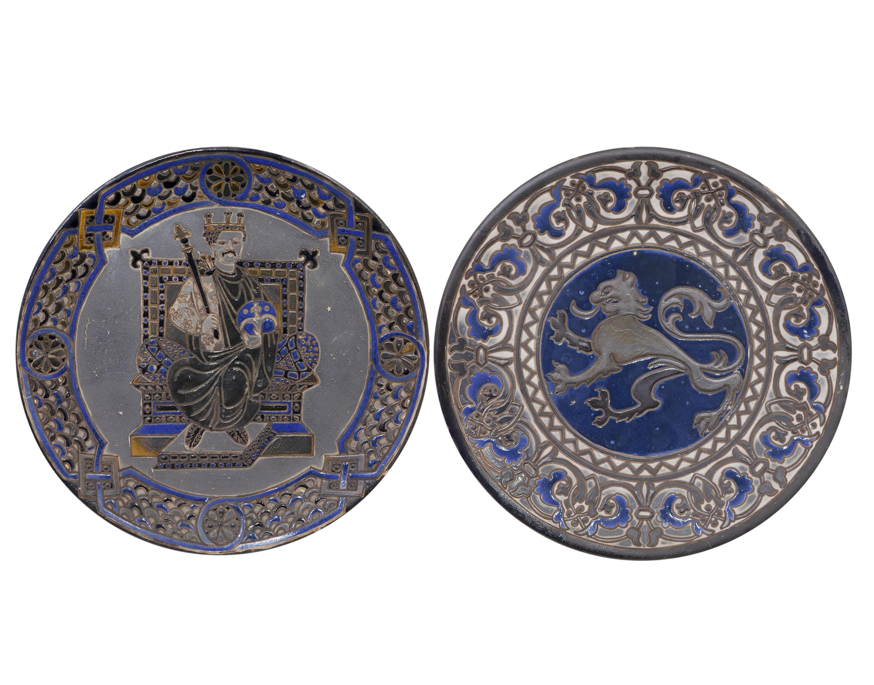 PAREJA DE PLATOS DECORATIVOS EN CERÁMICA DE TALAVERA