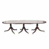 MESA DE COMEDOR REGENCY EXTENSIBLE, SIGLO XIX.