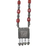 Collar caja amuleto beduino de oración, siglo XIX.