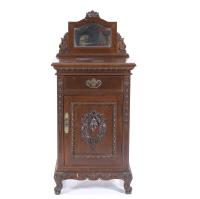 ESCUELA CHINA, SIGLO XX. Mueble auxiliar siguiendo modelos