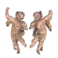 PAREJA DE PUTTI EN TALLA POLICROMADA, MED. SIGLO XX.