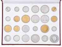 Historia de la peseta, réplica de las veinticuatro monedas.