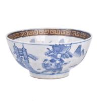 Bol siguiendo modelos de la porcelana Qianlong, siglo XX.