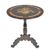 Mesa velador "tilt-top" estilo Isabelinoa, siglo XX.