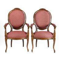 Pareja de sillones de estilo Isabelino, med. siglo XX.
