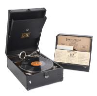 Lote de Gramófono portátil "His Master's Voice" y curso de