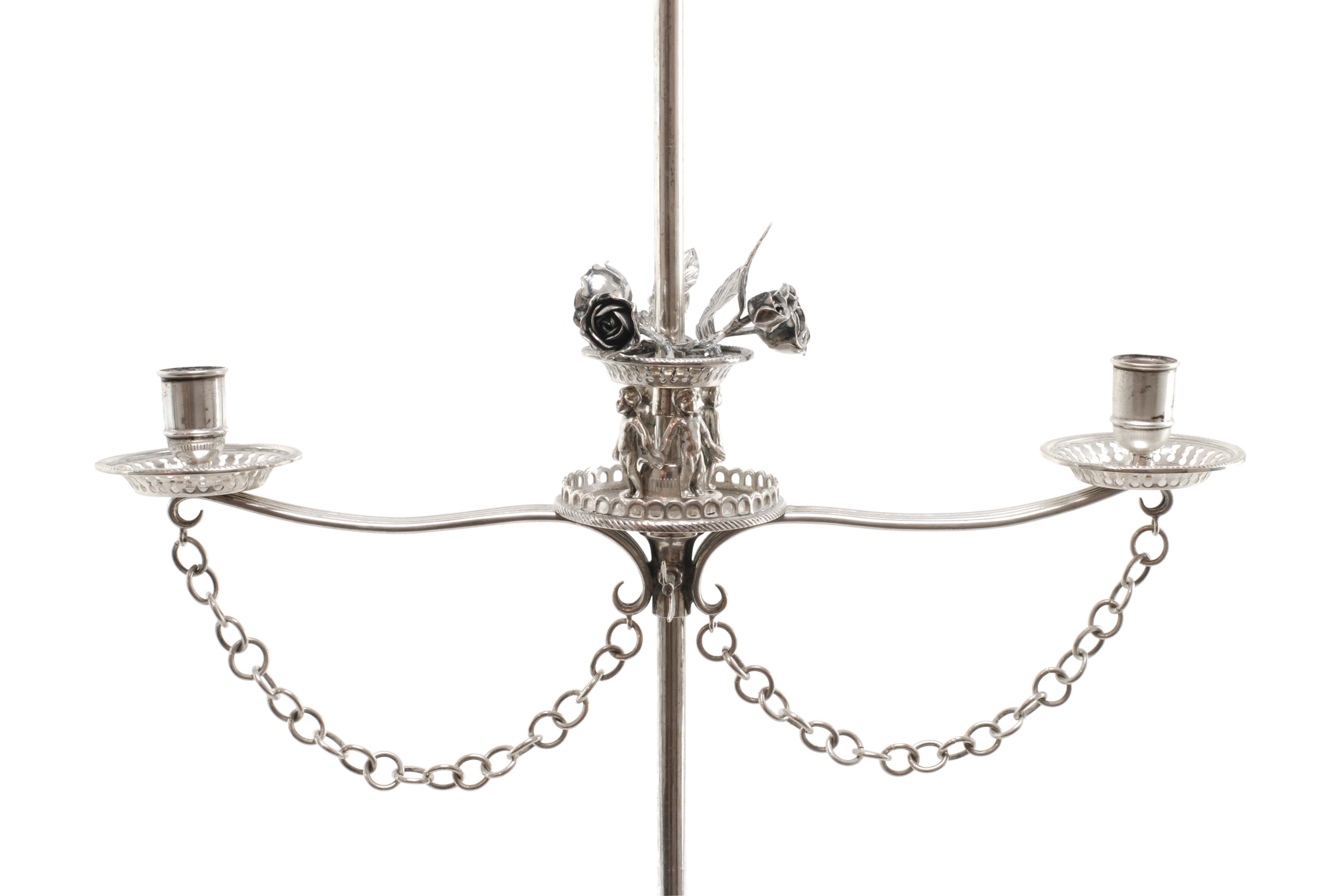 PAREJA DE CANDELABROS EN PLATA, SIGLO XX