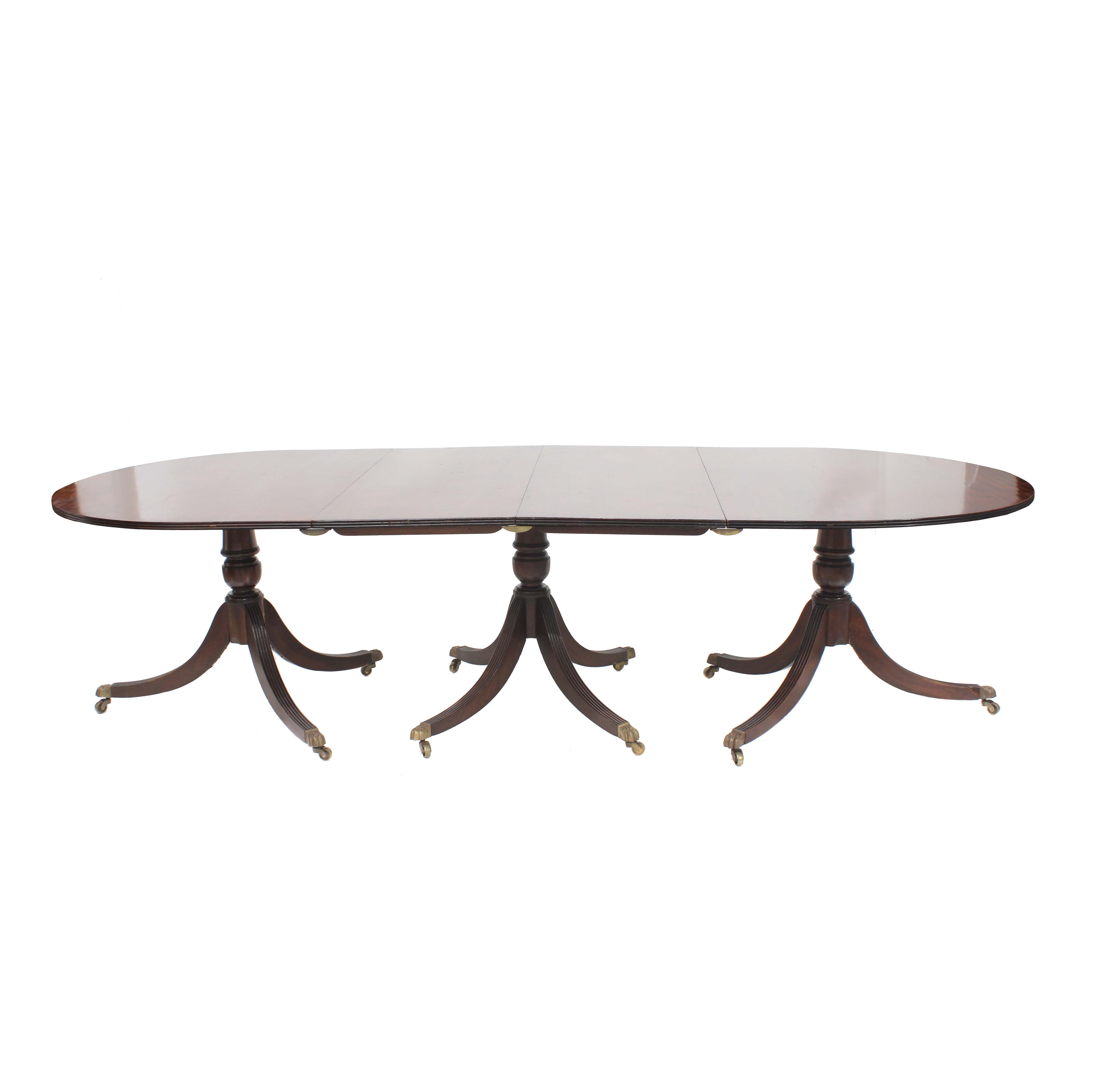 MESA DE COMEDOR REGENCY EXTENSIBLE, SIGLO XIX. 