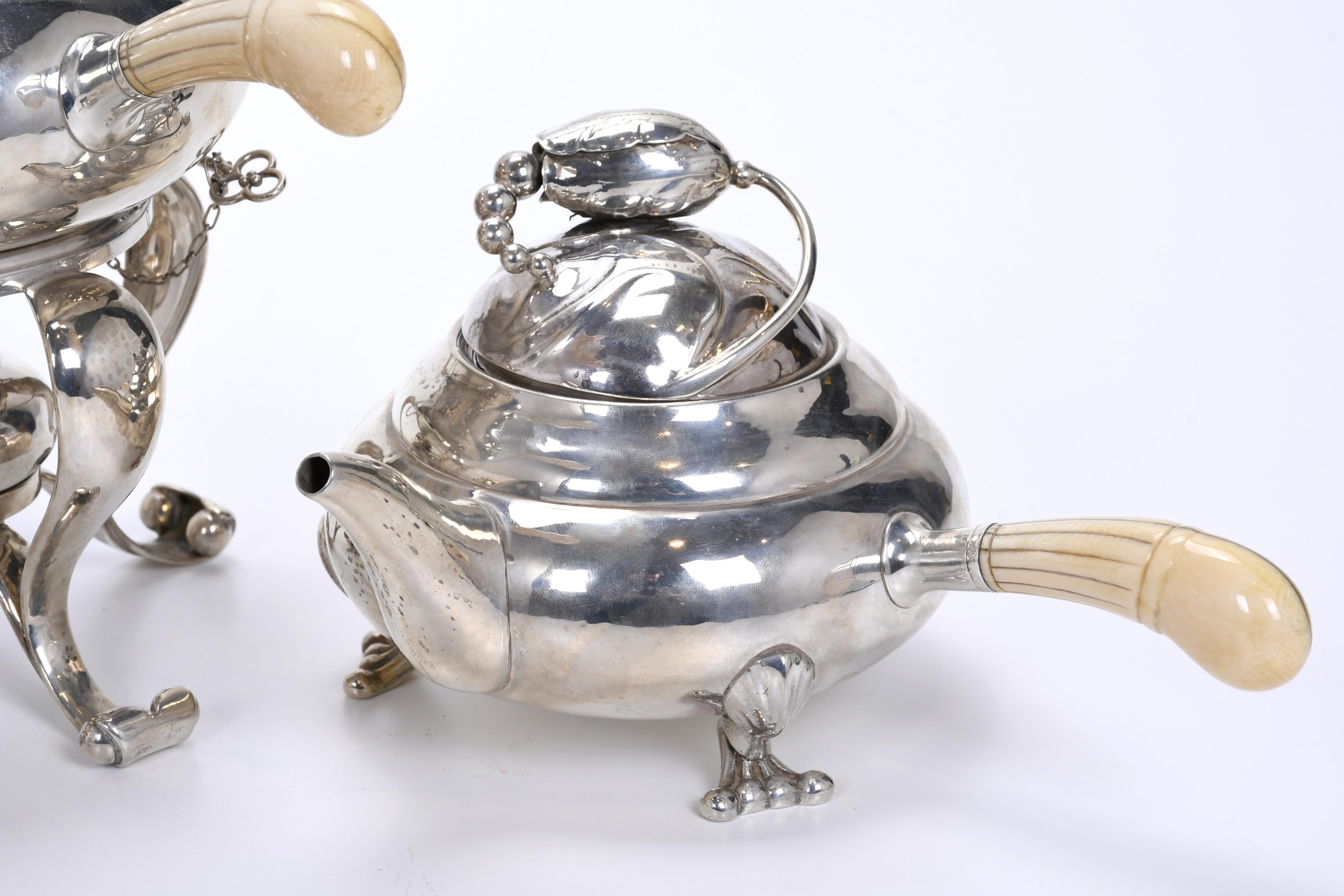 DISEÑO DE GEORG JENSEN (1866-1935). JUEGO DE TÉ Y CAFÉ MODE