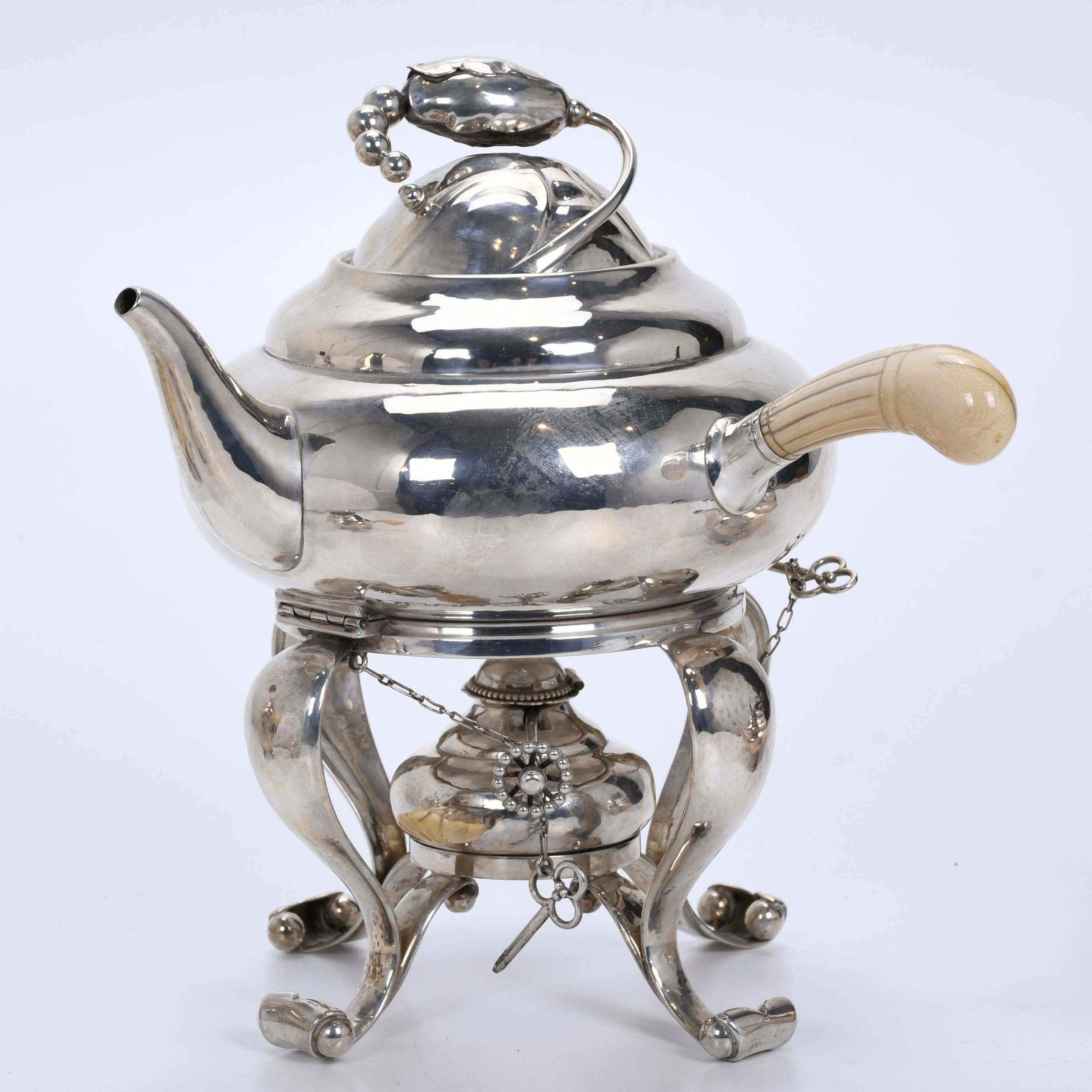DISEÑO DE GEORG JENSEN (1866-1935). JUEGO DE TÉ Y CAFÉ MODE