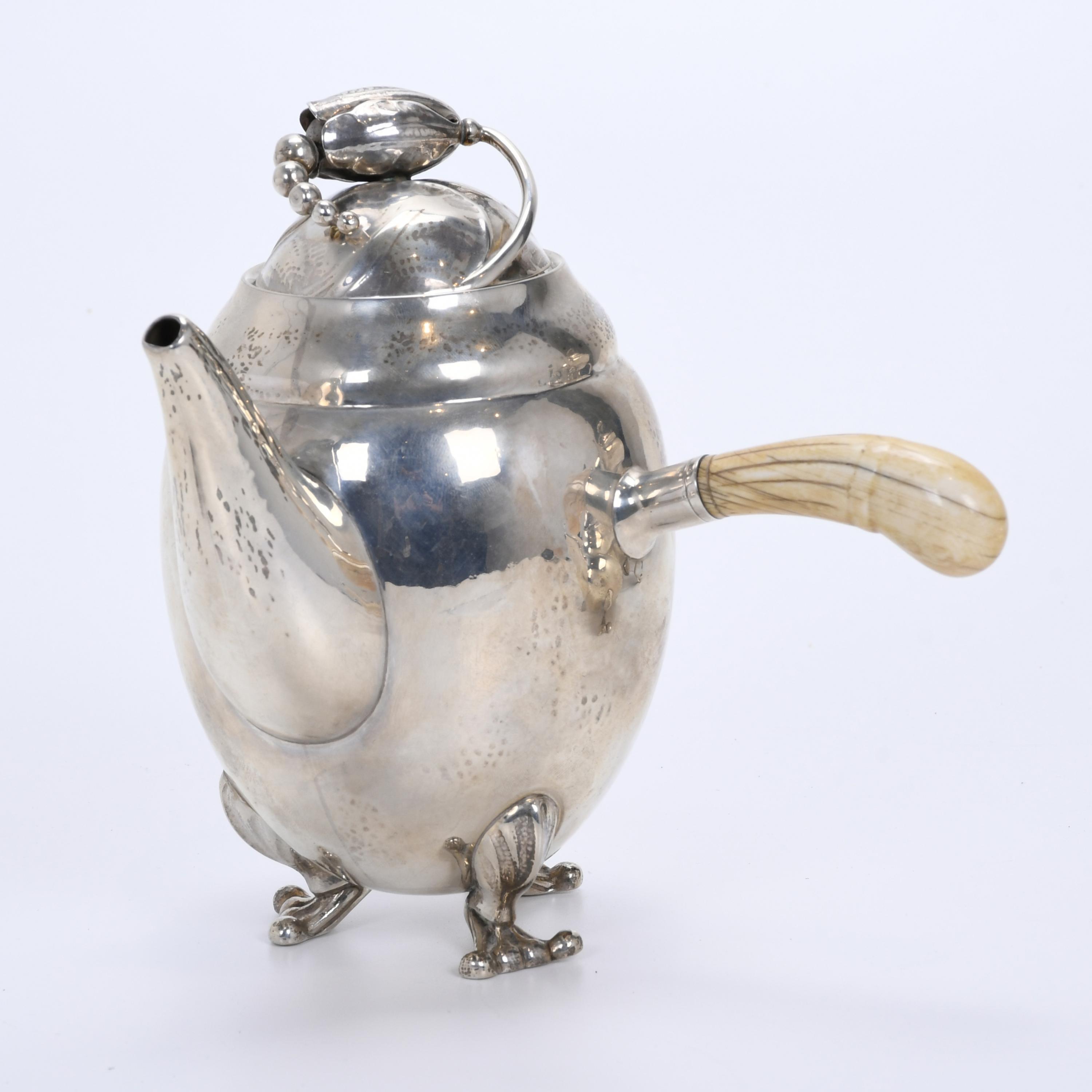 DISEÑO DE GEORG JENSEN (1866-1935). JUEGO DE TÉ Y CAFÉ MODE