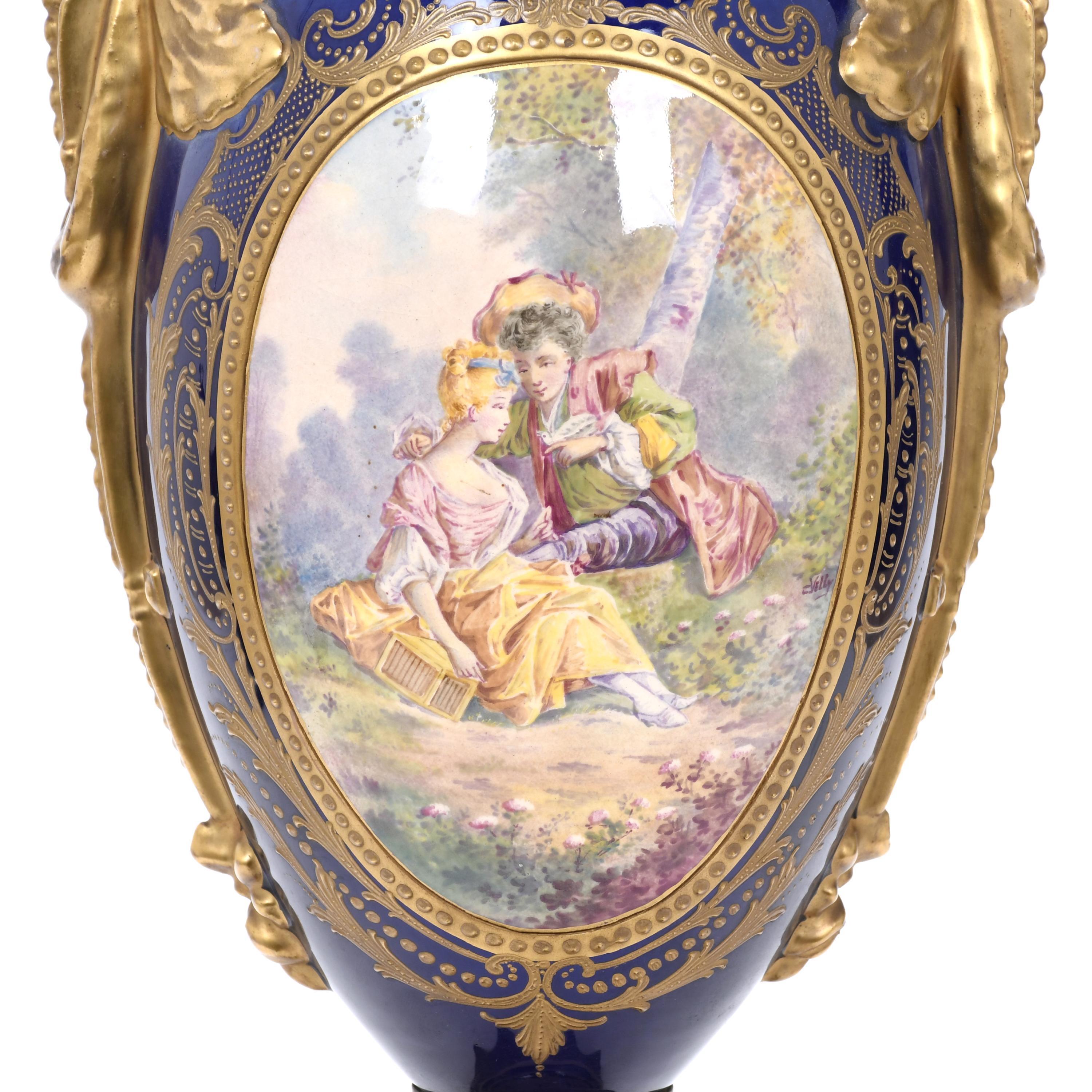 JARRÓN EN PORCELANA DE SÈVRES. SIGLO XIX.
