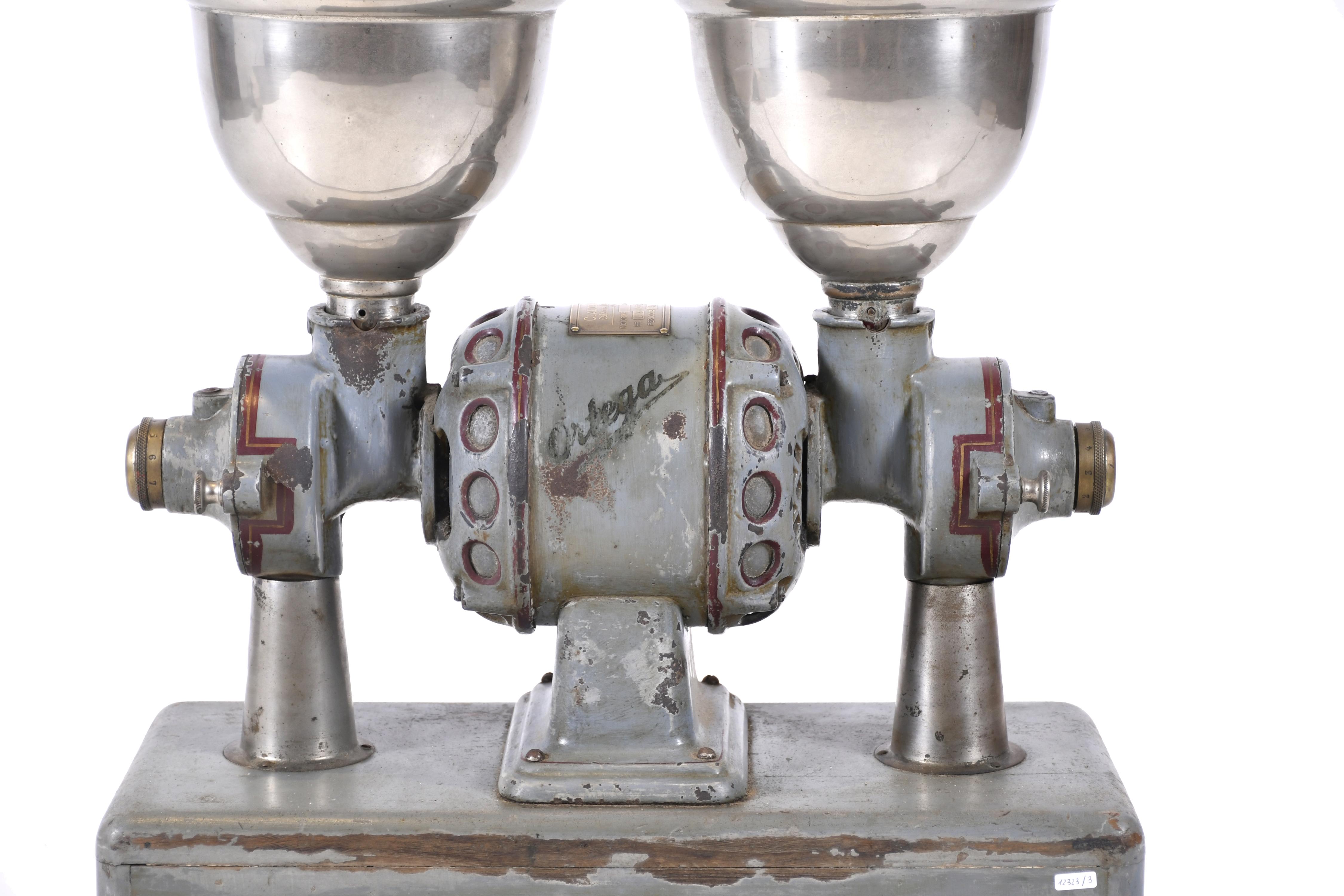 CLAUDIO ORTEGA. MOLINILLO DE CAFÉ INDUSTRIAL, 1940 -1950. 