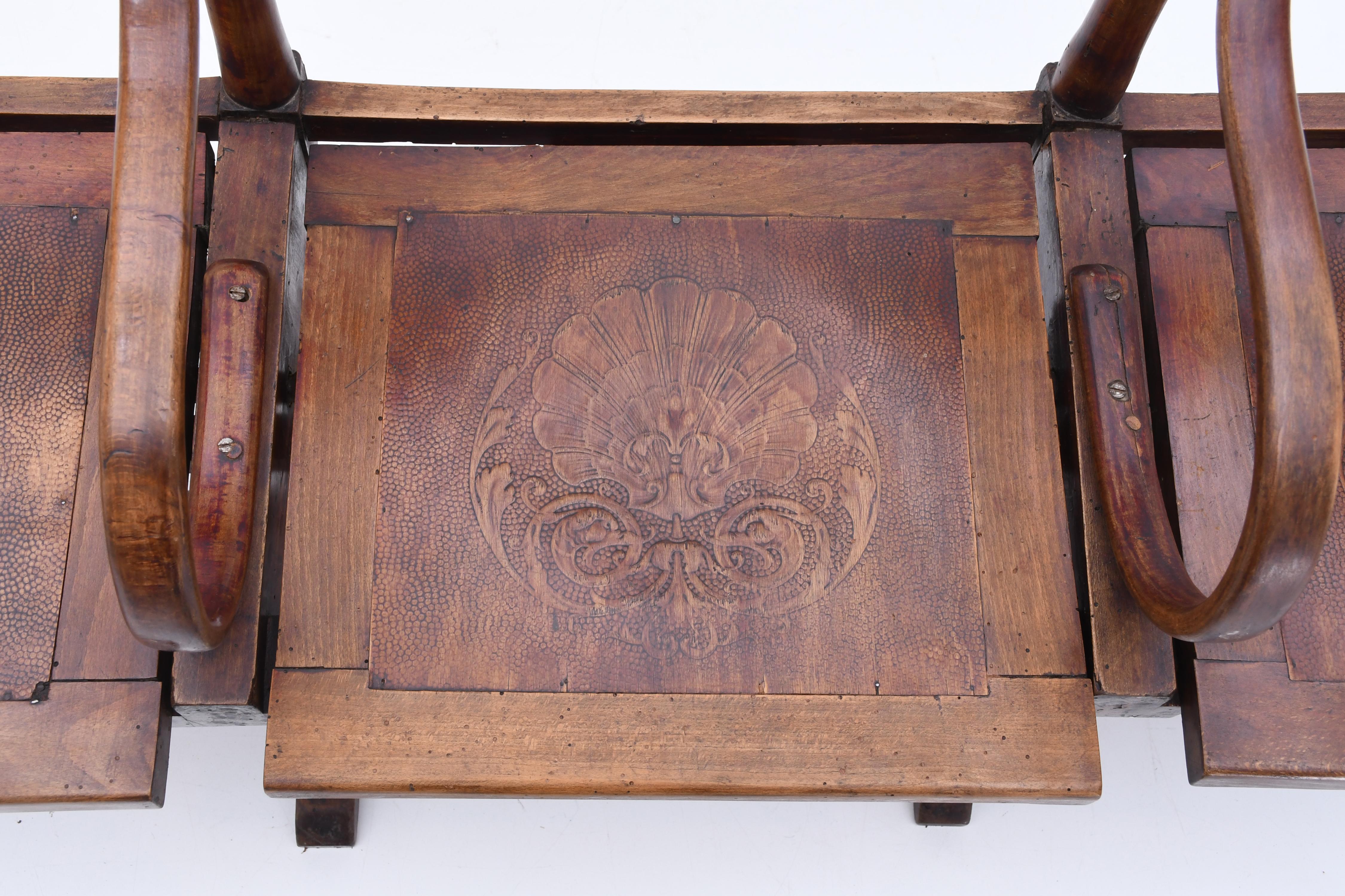 BANCO DE TEATRO DE TRES ASIENTOS "CH. WALLNER MONTHAIRONS",