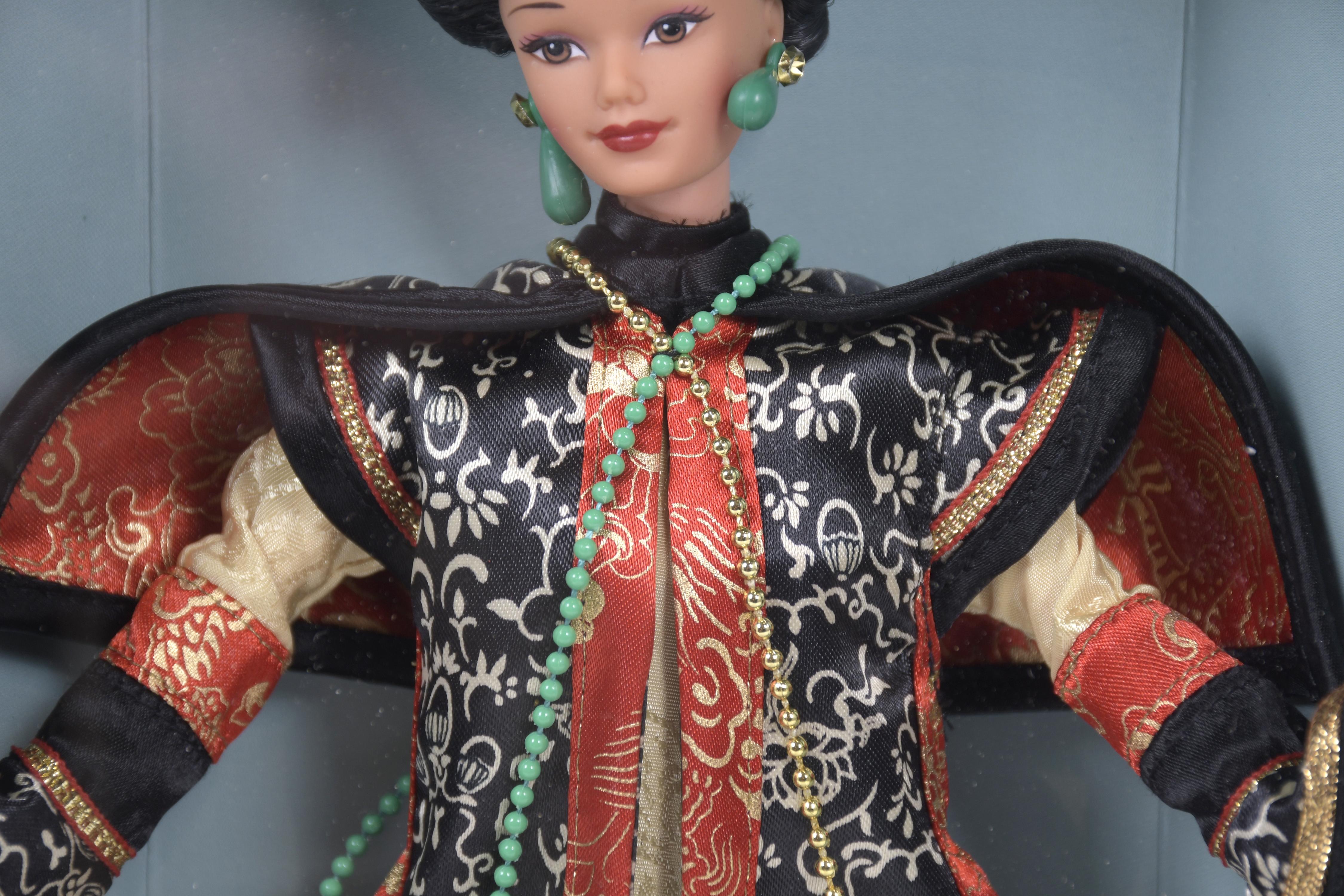 MATTEL. MUÑECA BARBIE MODELO "CHINESE EMPRESS" DE LA COLECC