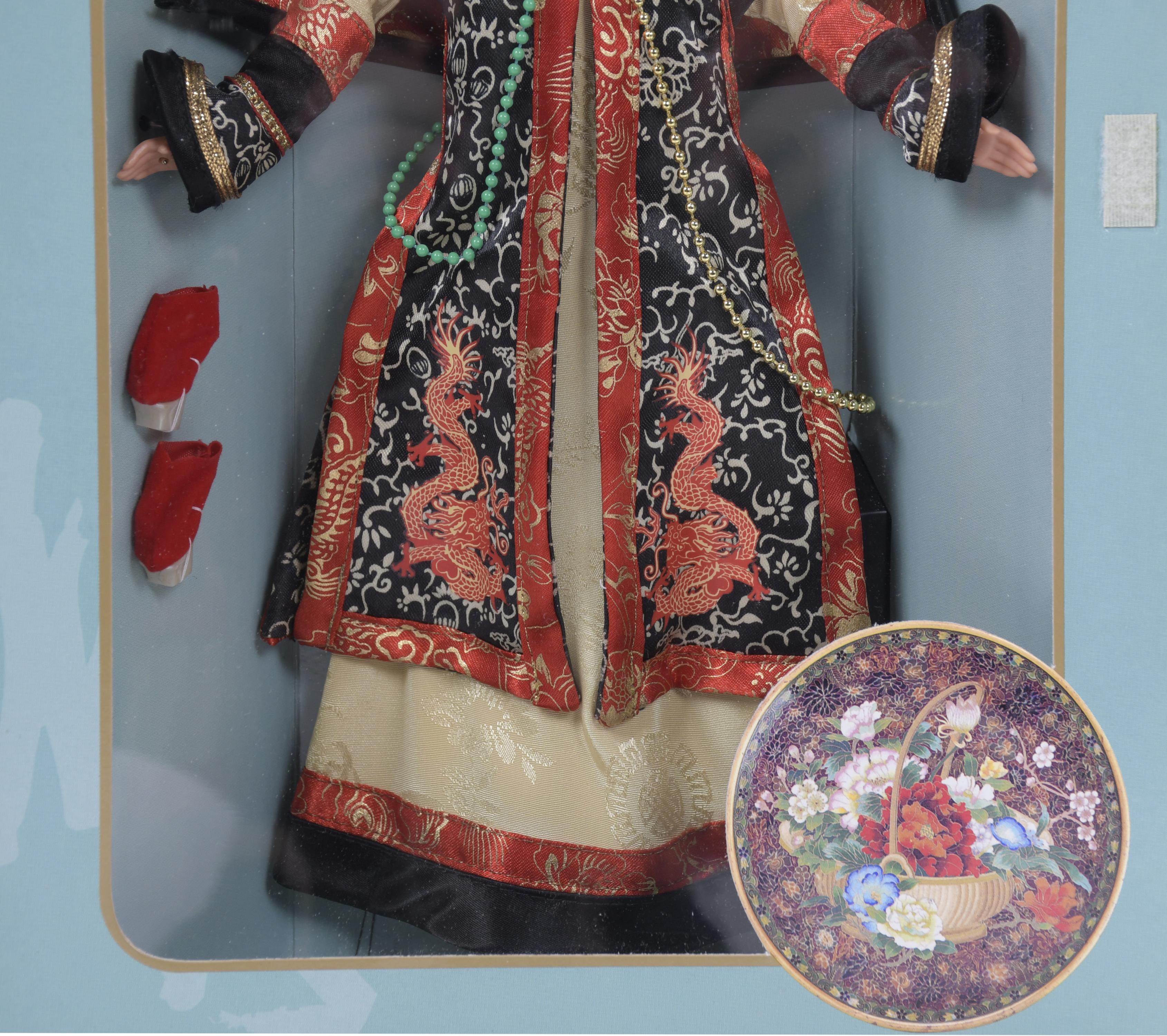 MATTEL. MUÑECA BARBIE MODELO "CHINESE EMPRESS" DE LA COLECC