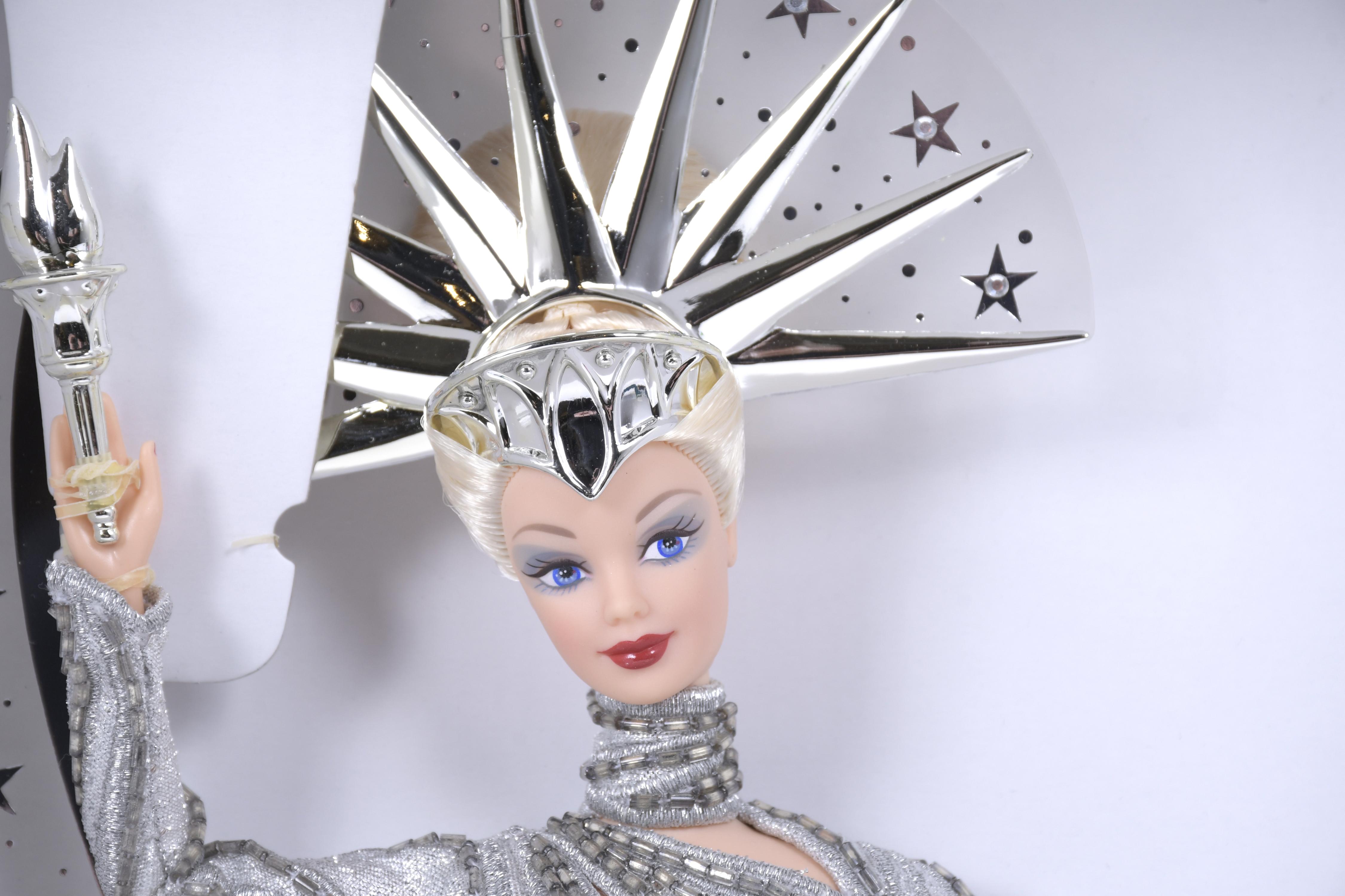 BOB MACKIE (1939) PARA MATTEL. MUÑECA BARBIE EDICIÓN LIMITA