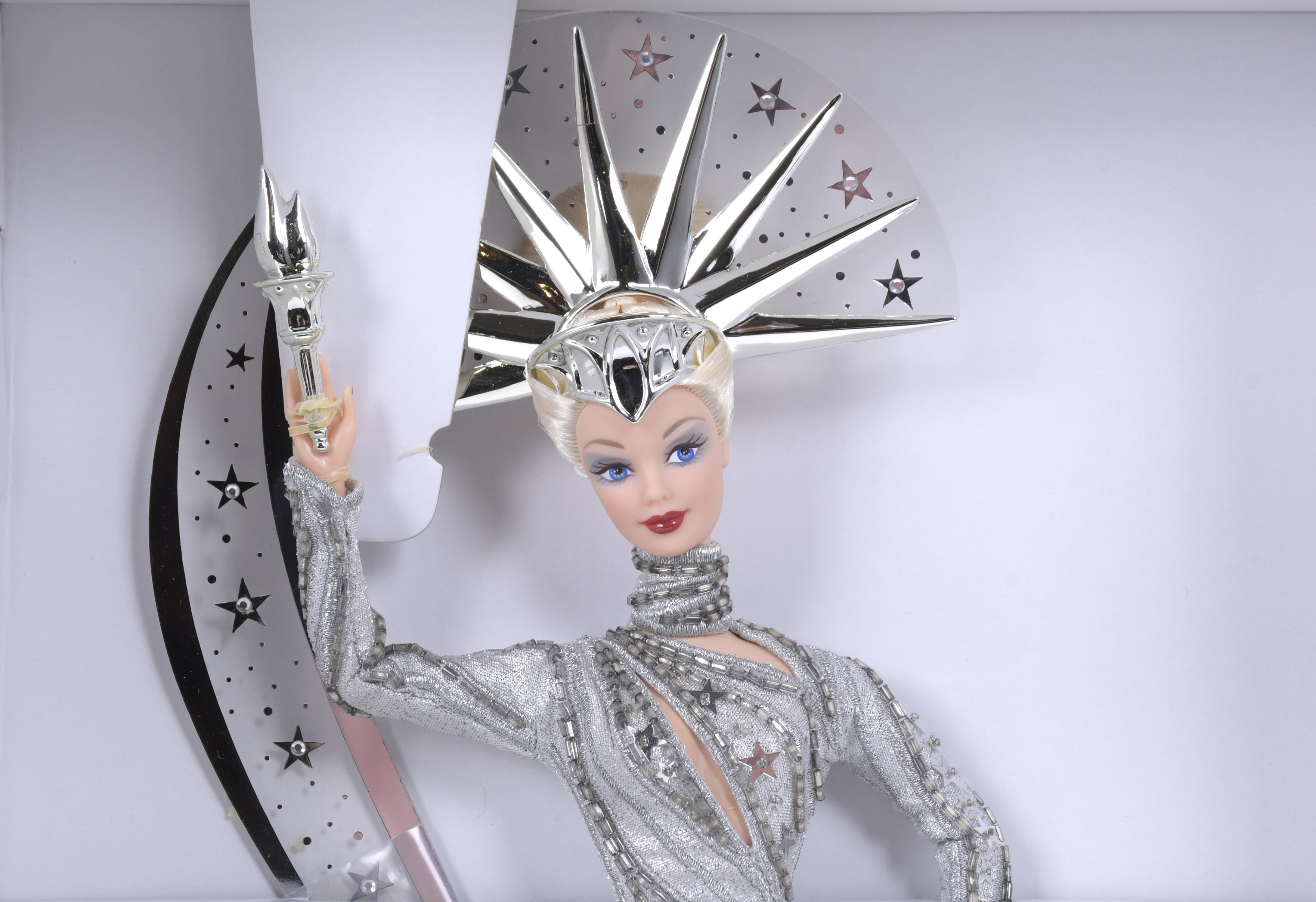 BOB MACKIE (1939) PARA MATTEL. MUÑECA BARBIE EDICIÓN LIMITA