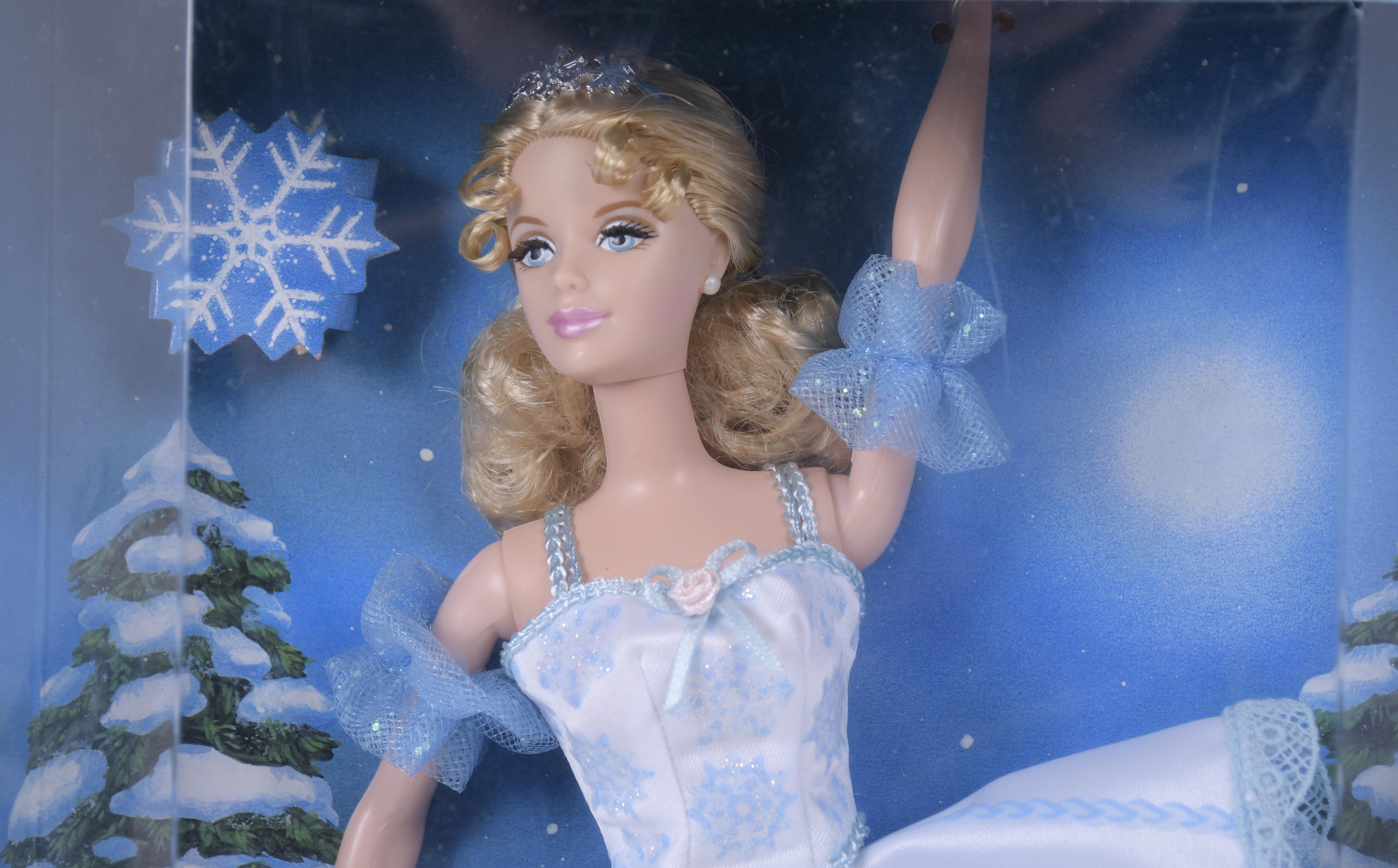 MATTEL. MUÑECA BARBIE MODELO "SNOWFLAKE IN THE NUTCRACKER"