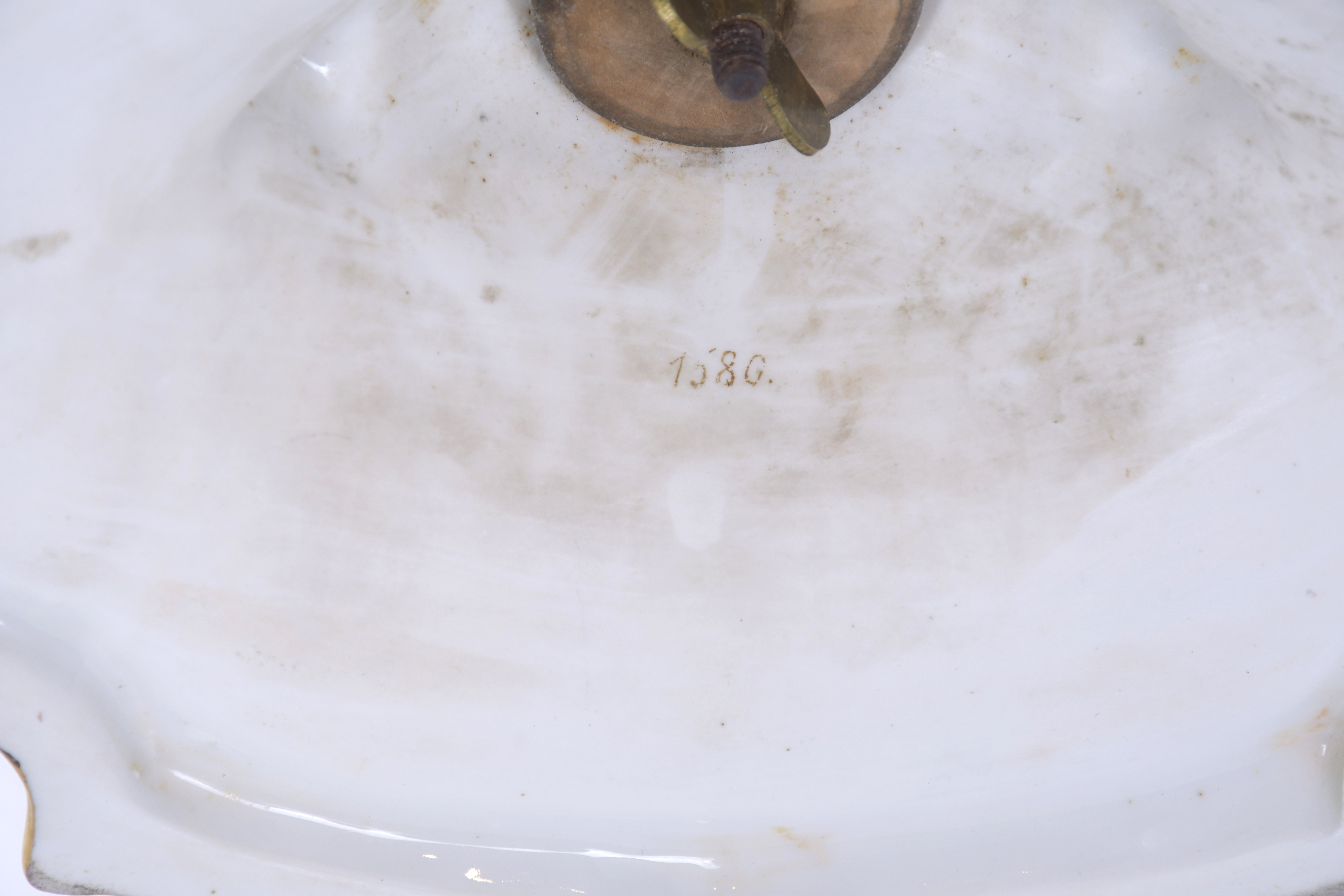 CENTRO DE MESA EN PORCELANA AUSTRÍACA, SIGLO XX.