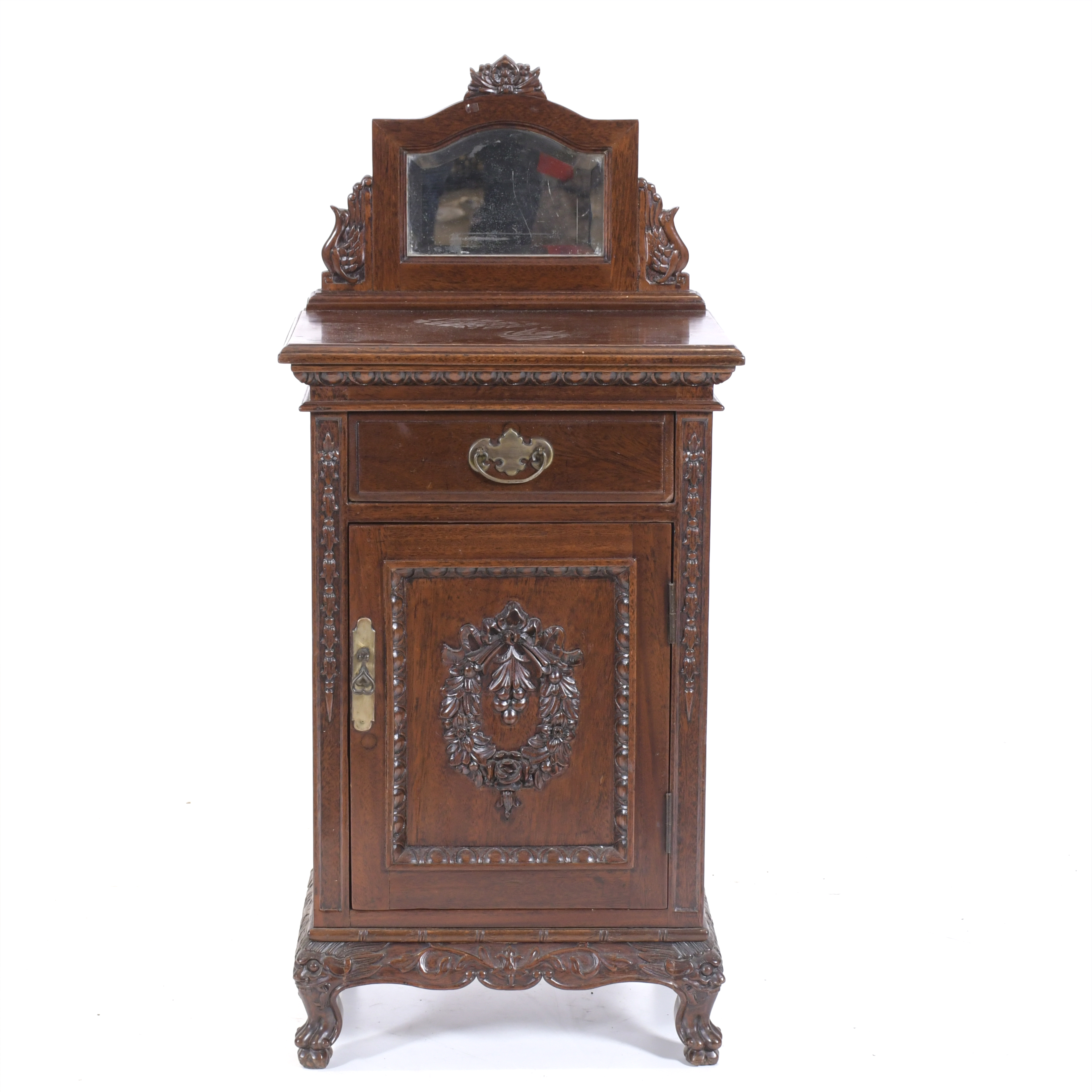 ESCUELA CHINA, SIGLO XX. Mueble auxiliar siguiendo modelos 