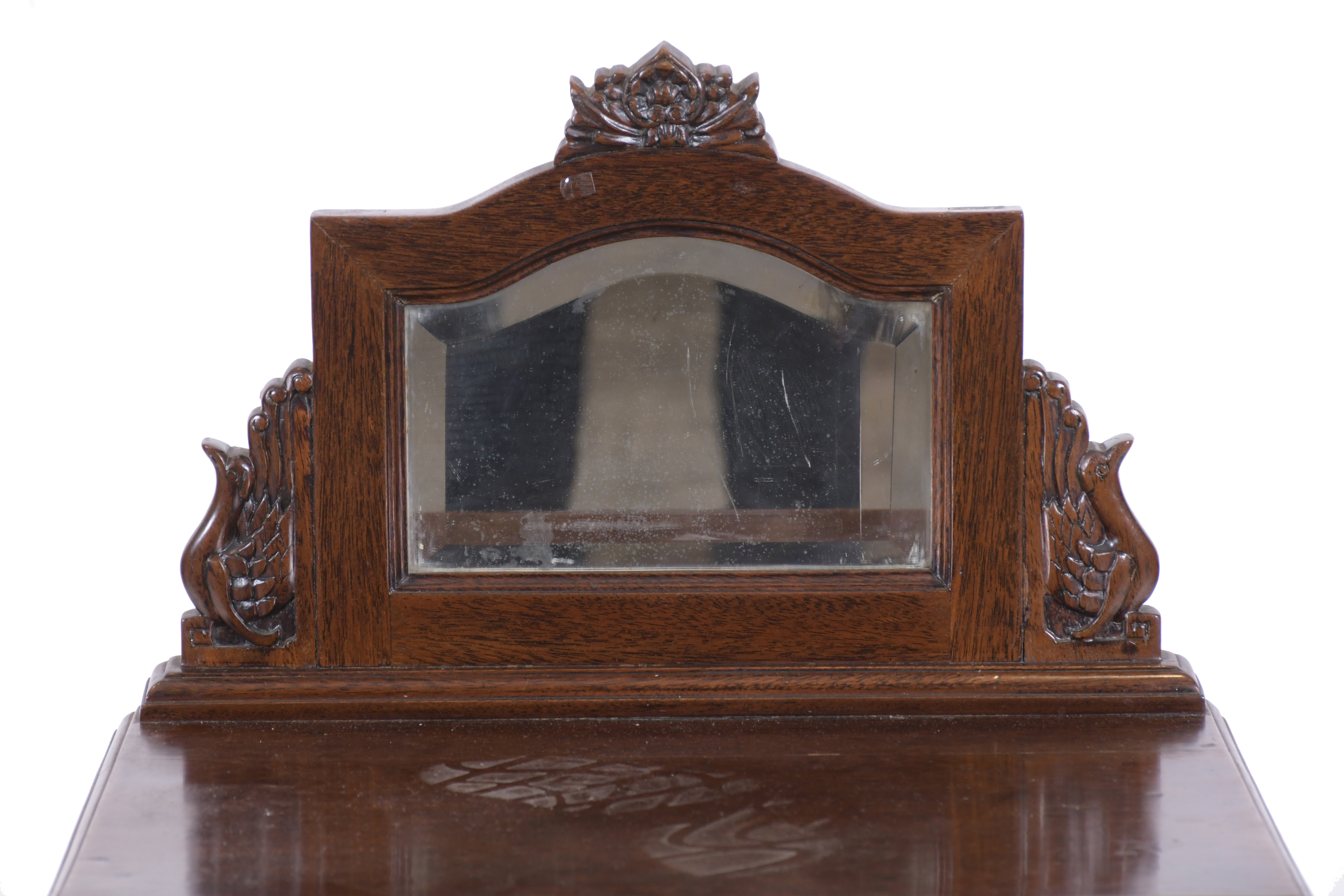 ESCUELA CHINA, SIGLO XX. Mueble auxiliar siguiendo modelos 