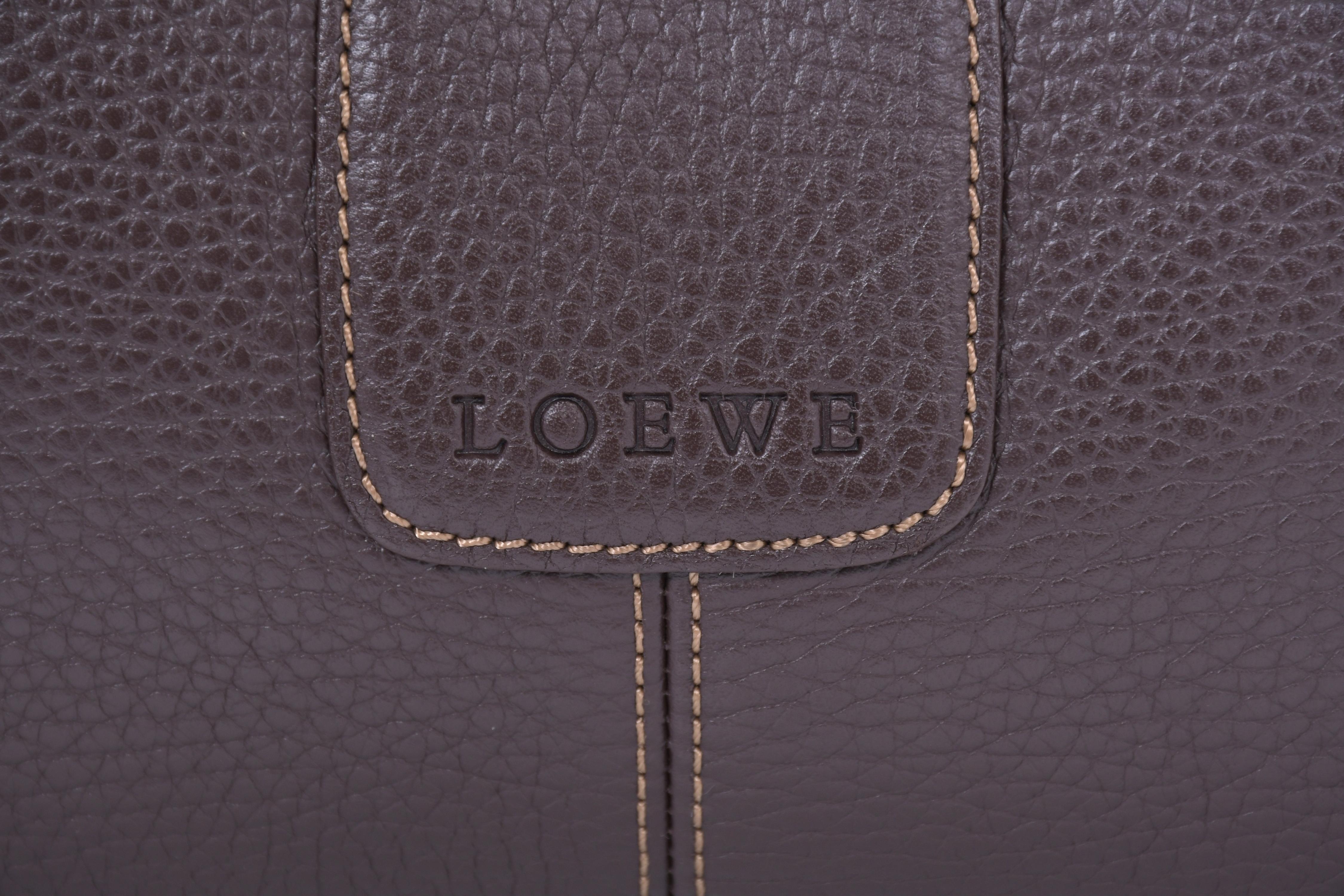 LOEWE. BOLSO DE MANO MODELO "SENDA", PPS SIGLO XXI.