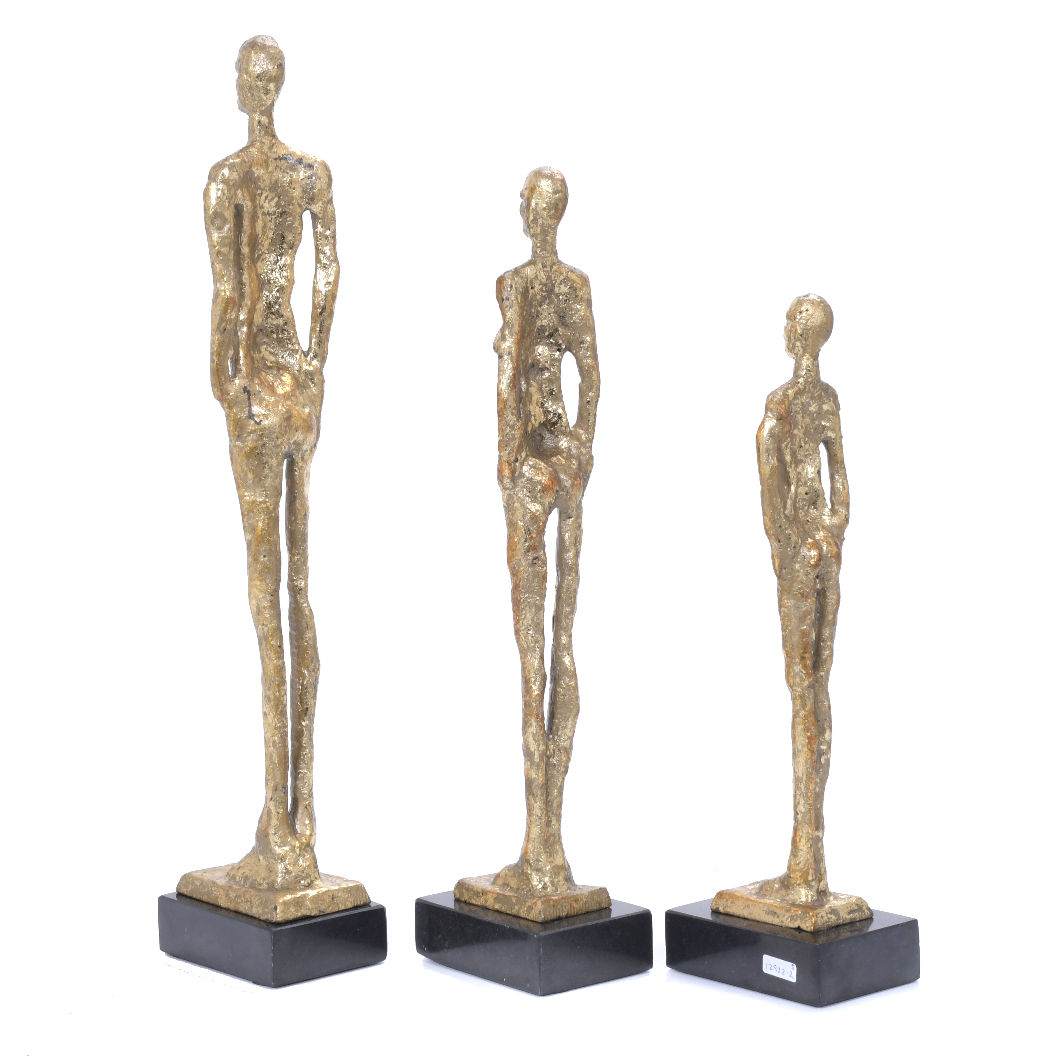 TRES FIGURAS SIGUIENDO MODELOS DE GIACOMETTI.