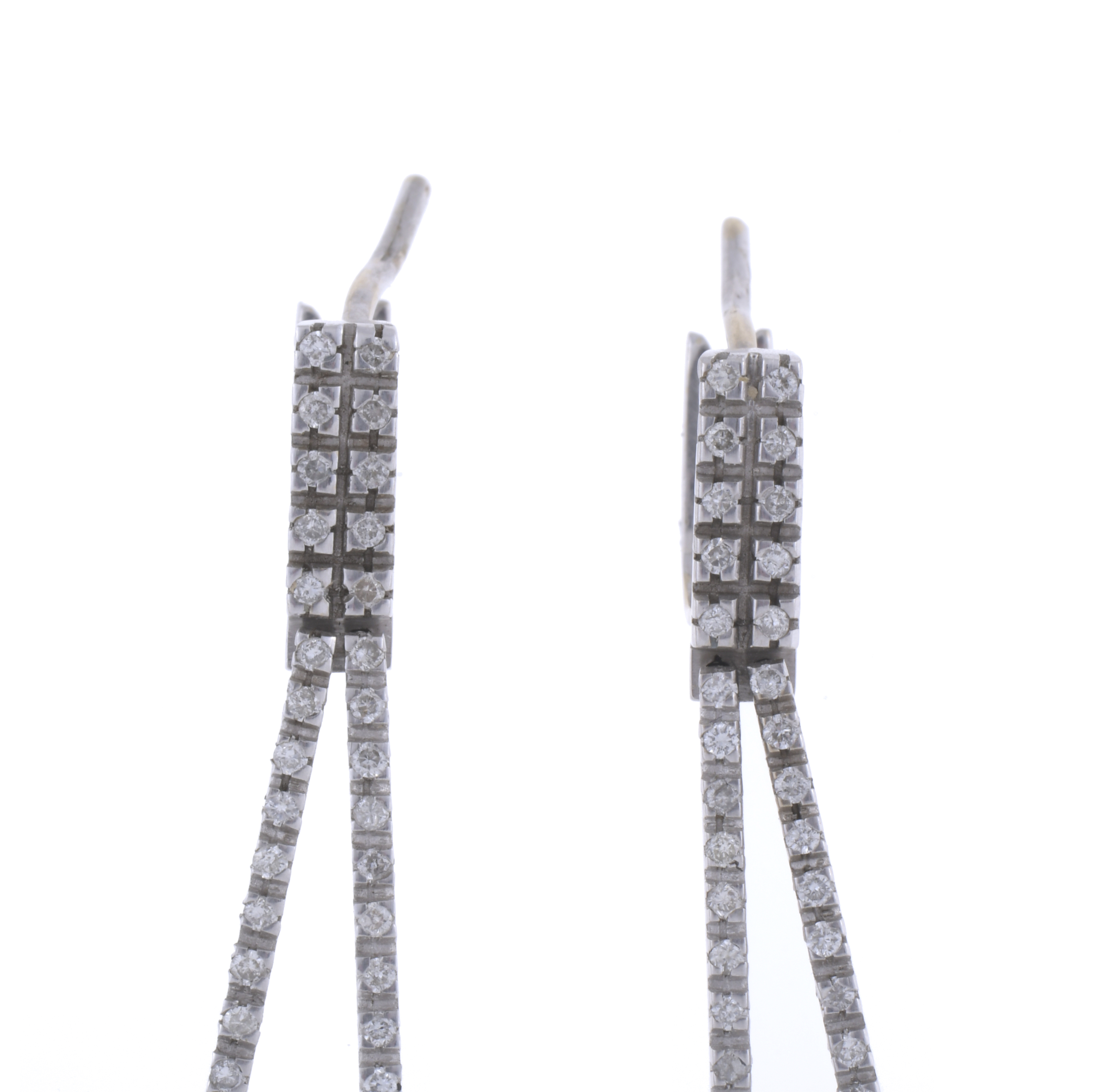 PENDIENTES LARGOS CON DIAMANTES.