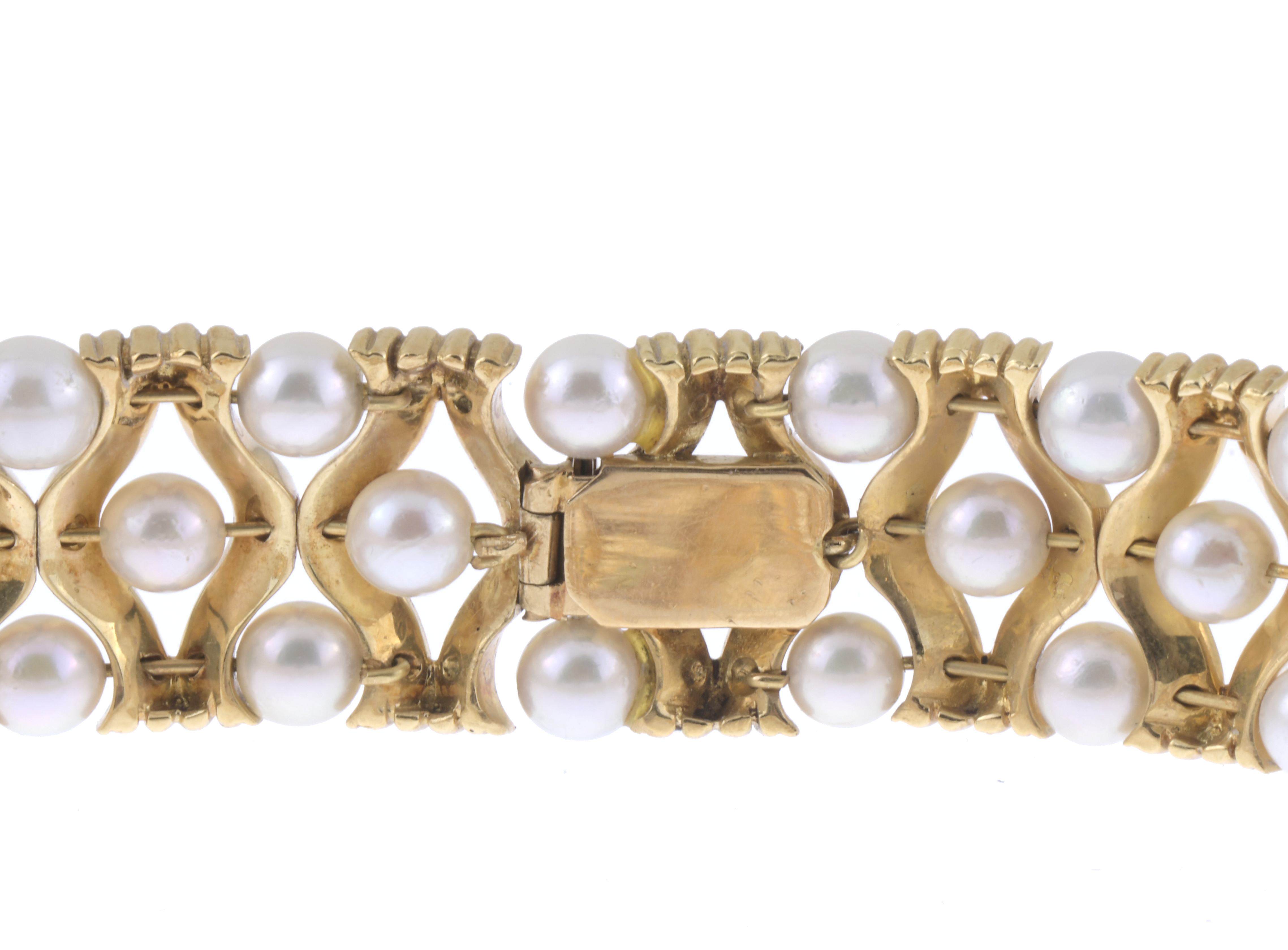 COLLAR CHOCKER CON PERLAS.