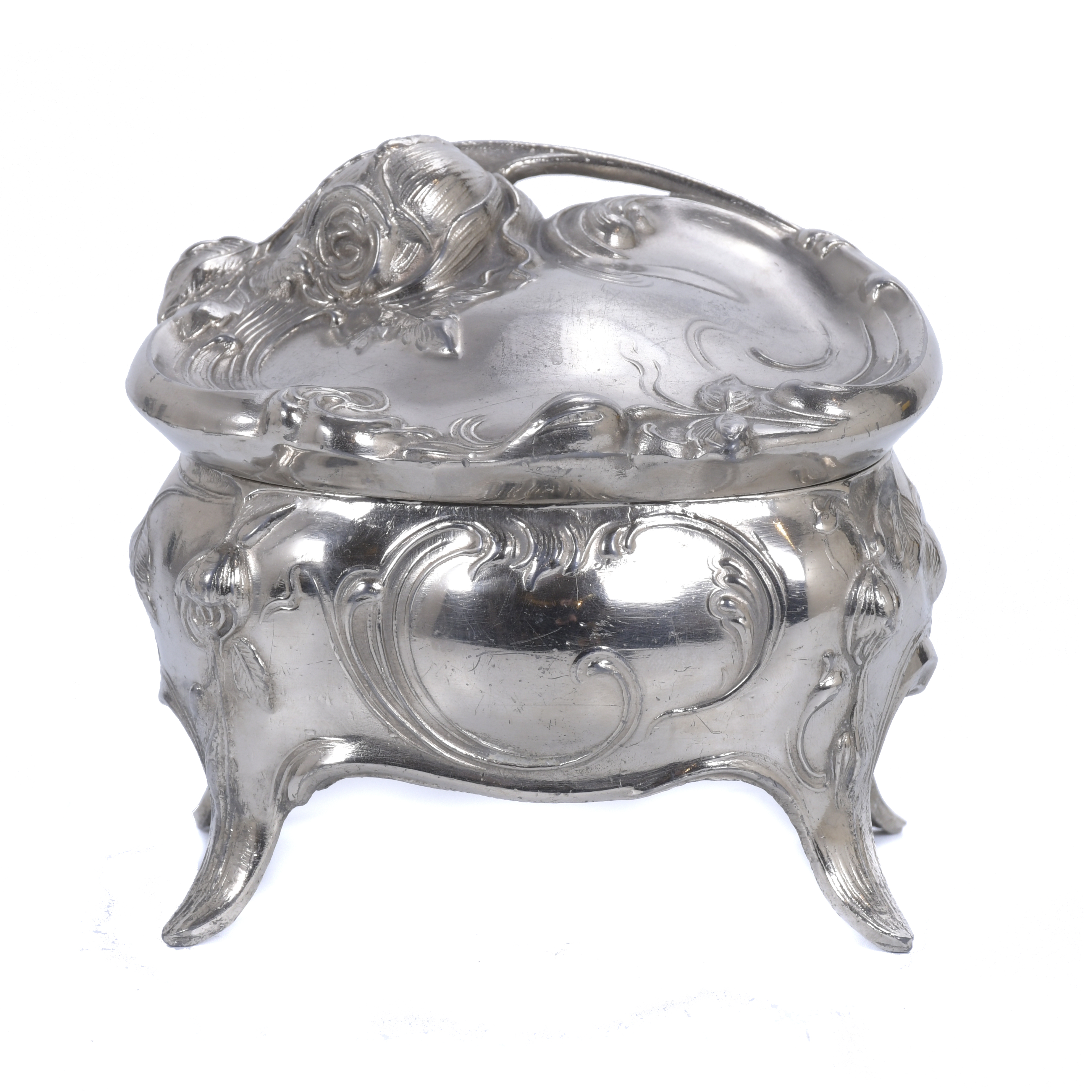 Cajita de tocador argentina Art Nouveau, circa 1900.