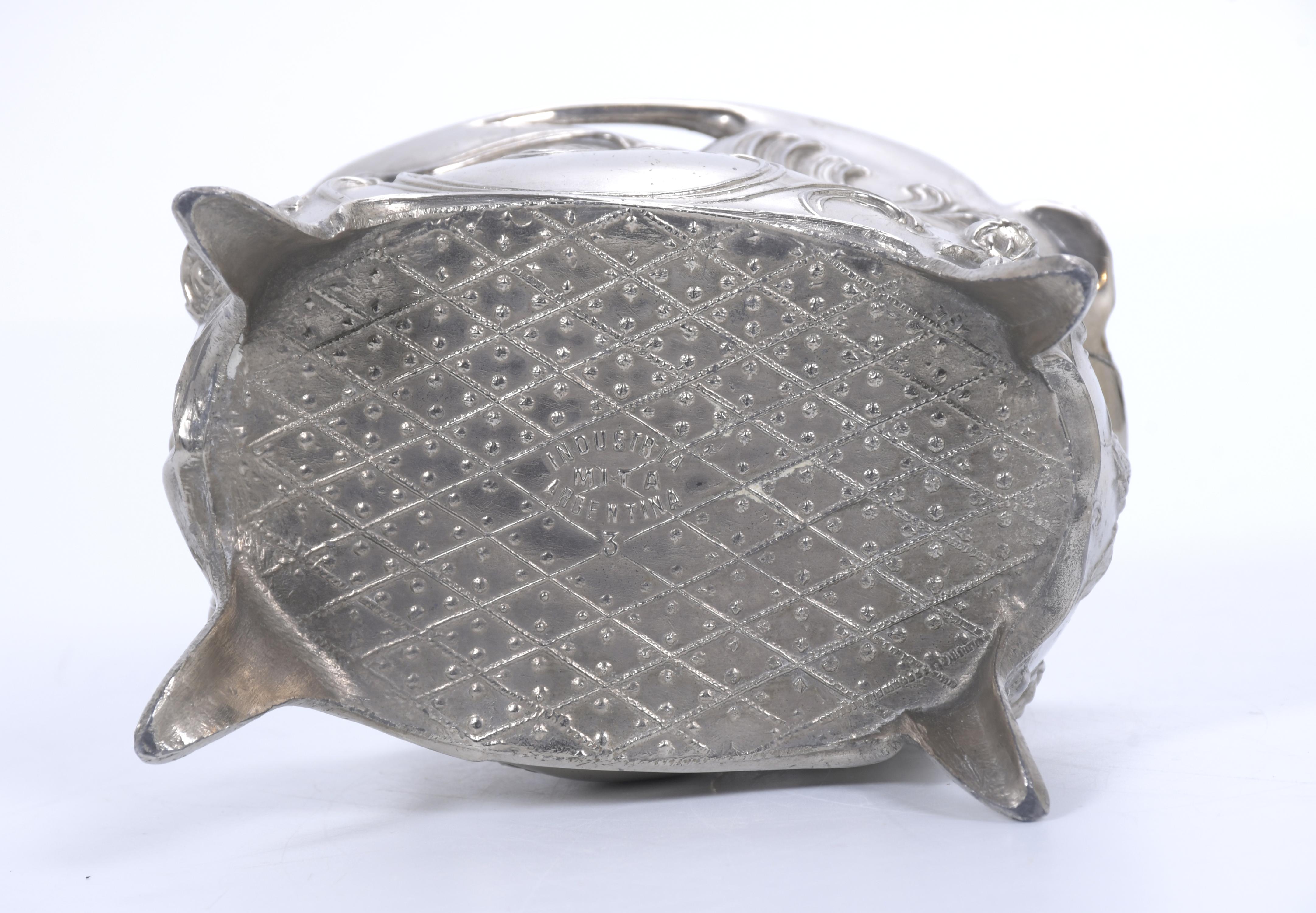 Cajita de tocador argentina Art Nouveau, circa 1900.