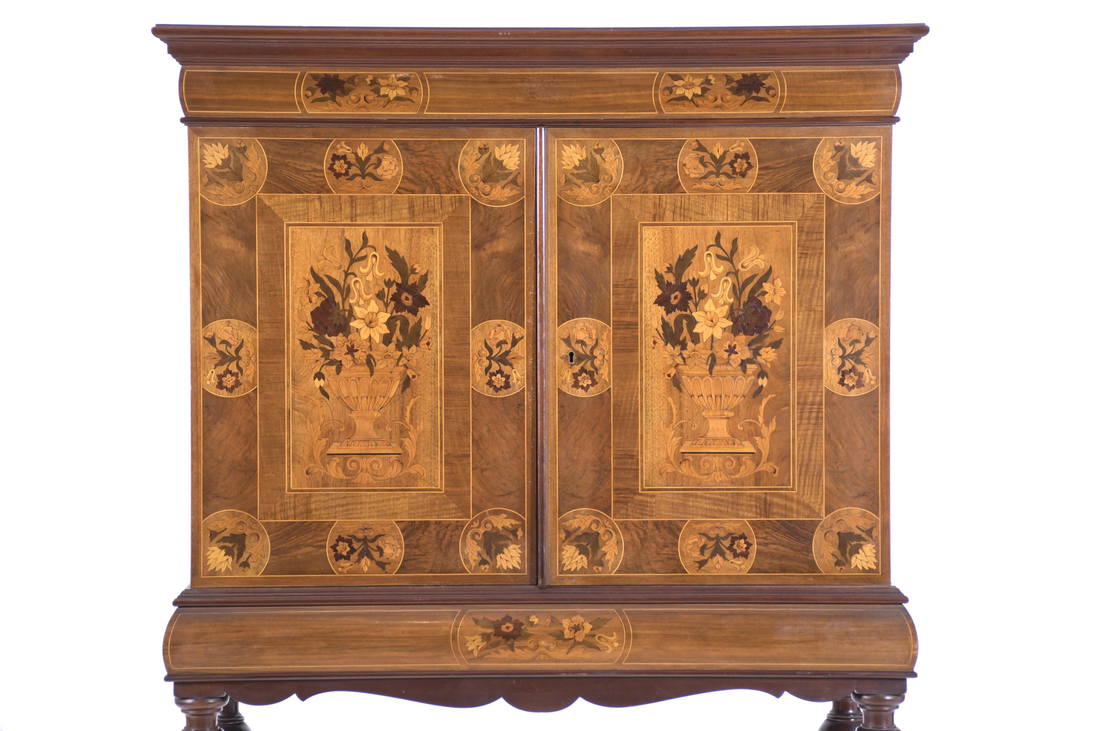 Gabinete estilo Jorge II, pps. siglo XX. 