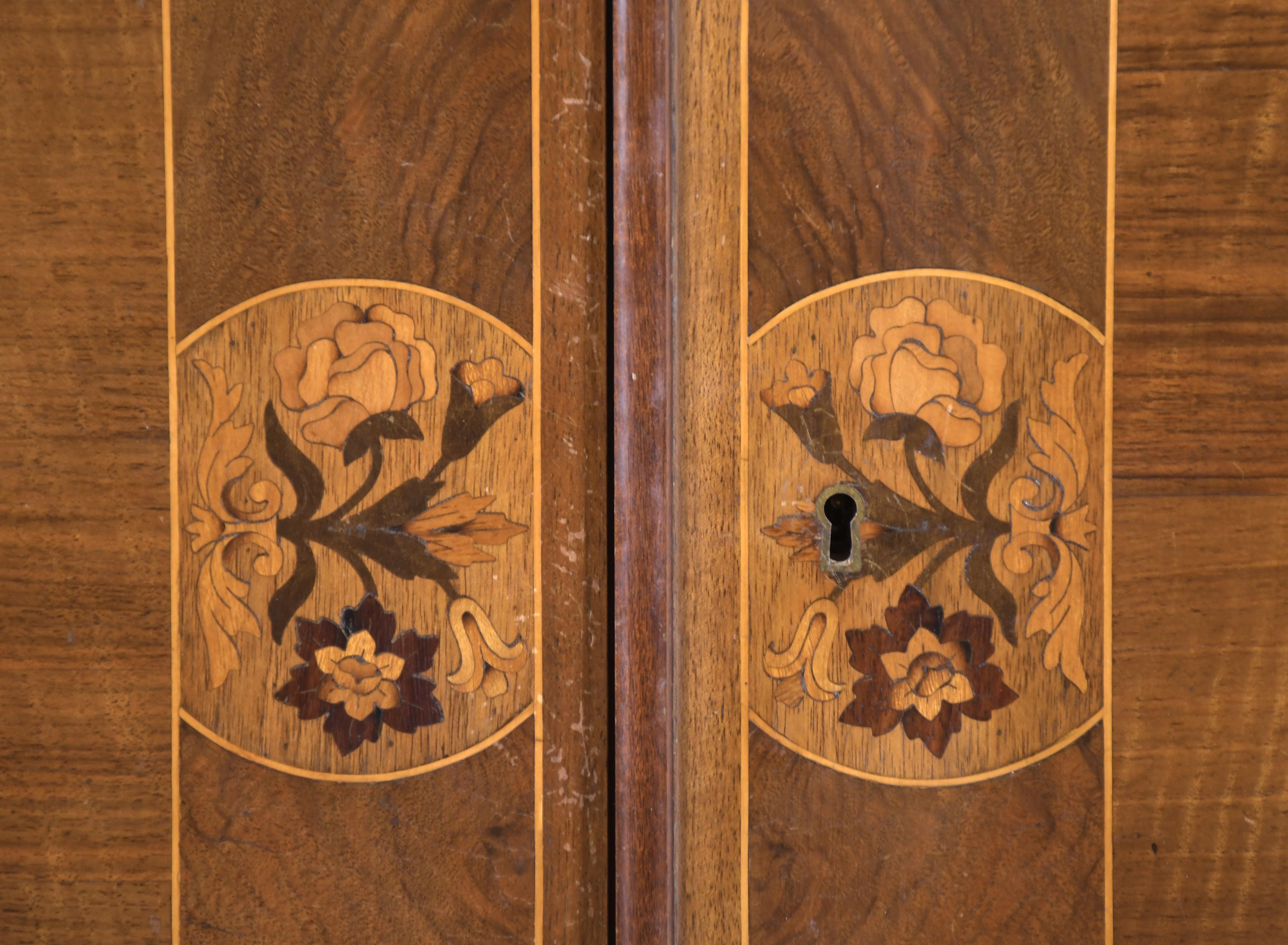 Gabinete estilo Jorge II, pps. siglo XX. 