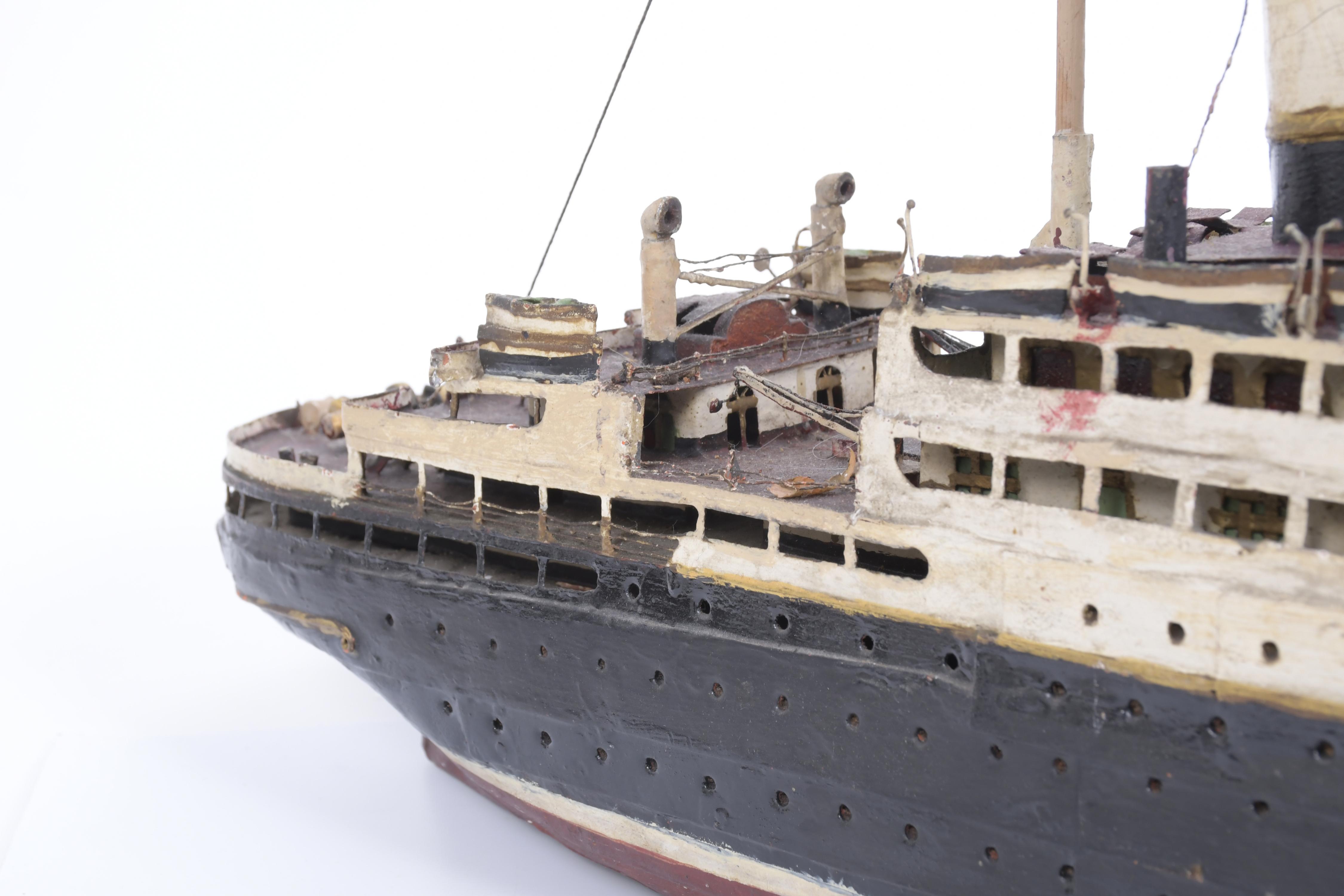 MAQUETA DEL TRASANLÁNTICO BRITÁNICO RMS LUSITANIA, CIRCA 19