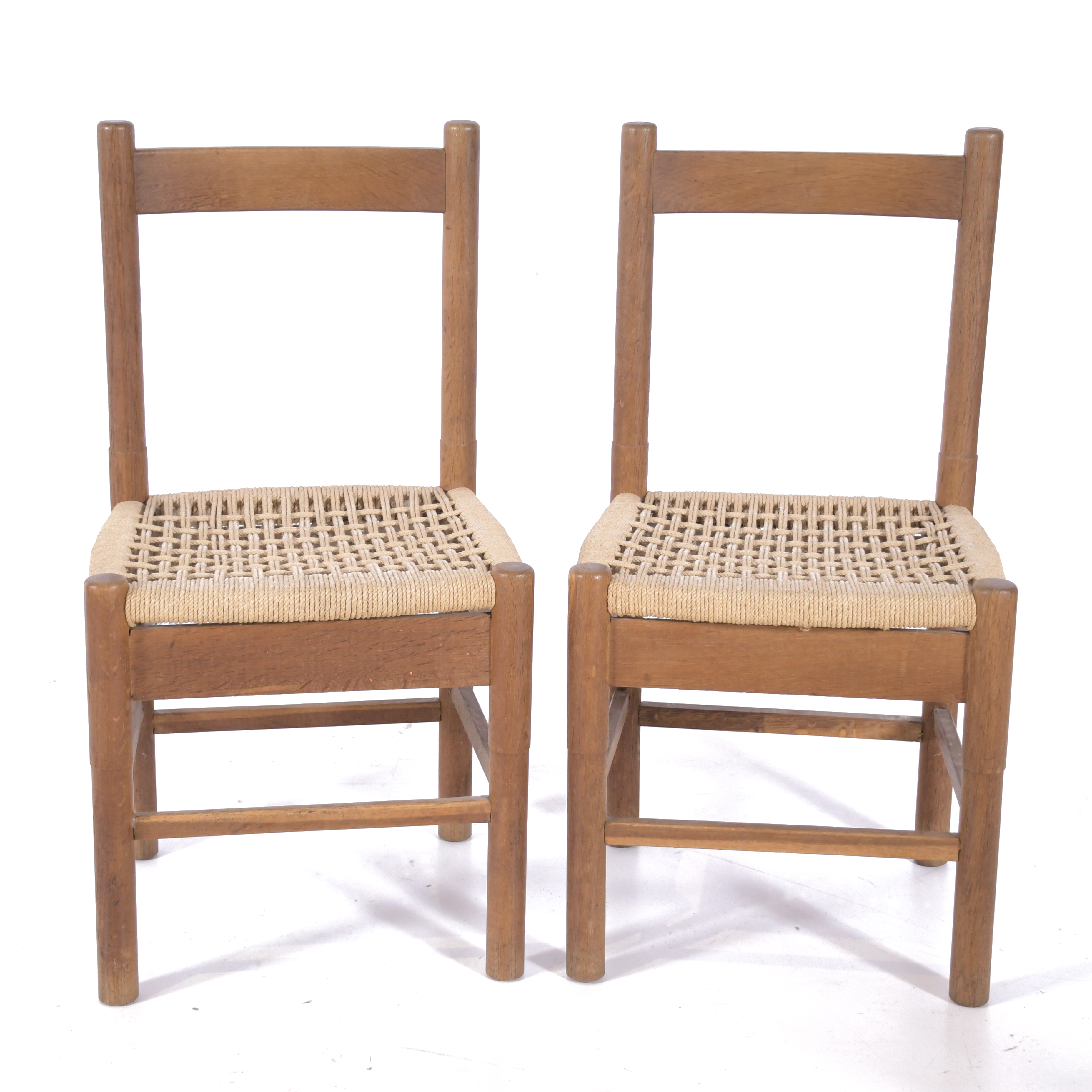CONJUNTO DE CUATRO SILLAS SIGUIENDO MODELOS DE VICO MAGISTR