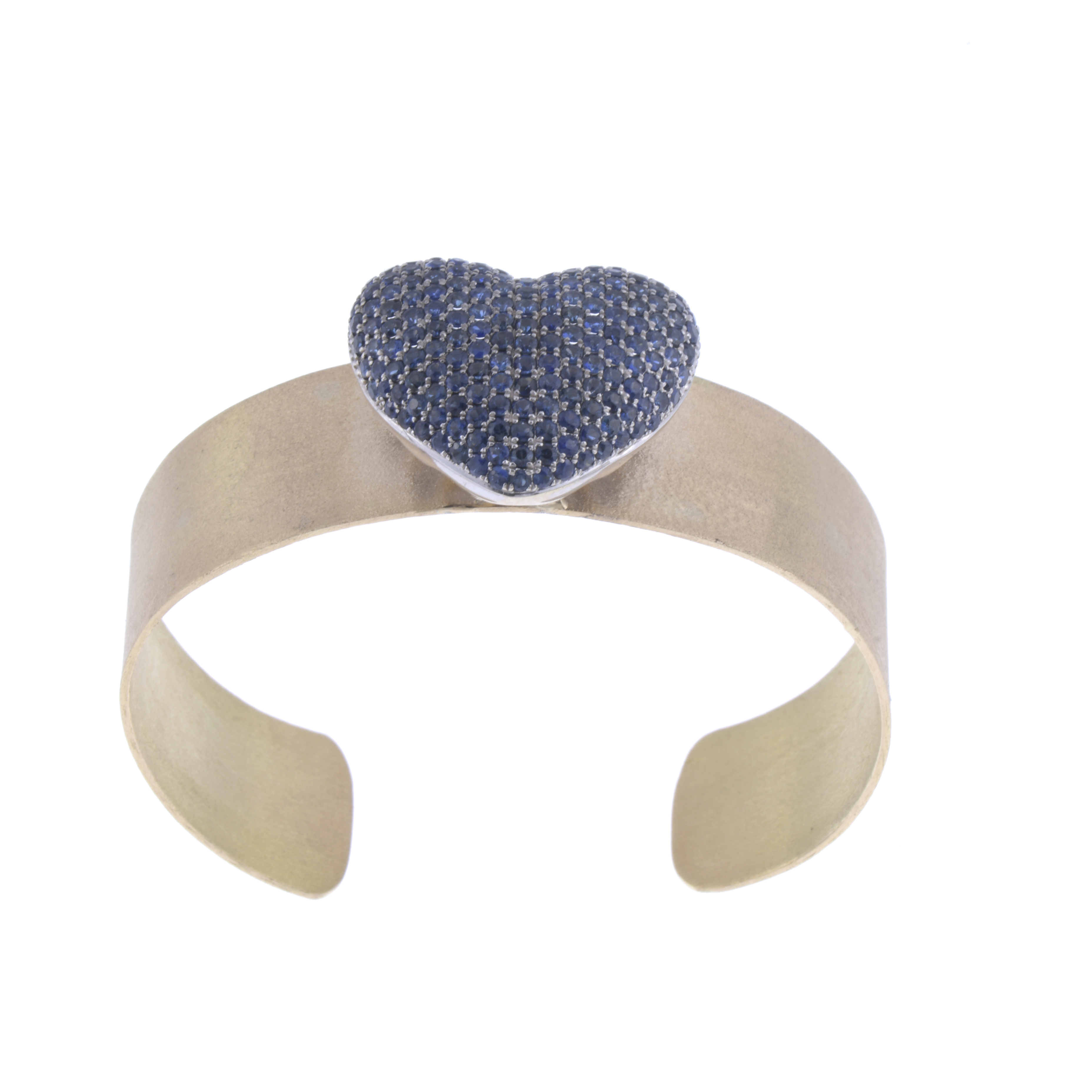 BRAZALETE RÍGIDO EN ORO CON CORAZÓN DE ZAFIROS 