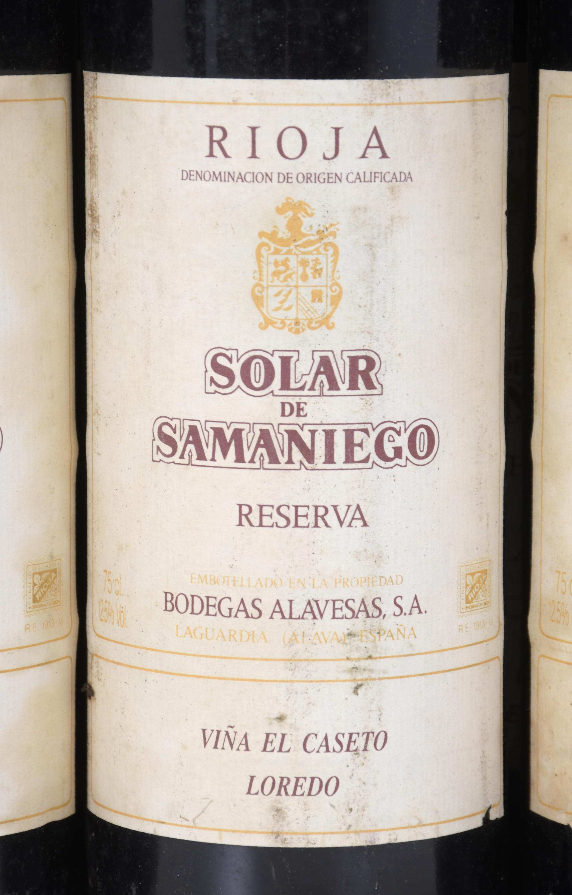 LOTE DE VEINTICUATRO BOTELLAS DE VINO TINTO RESERVA SOLAR D