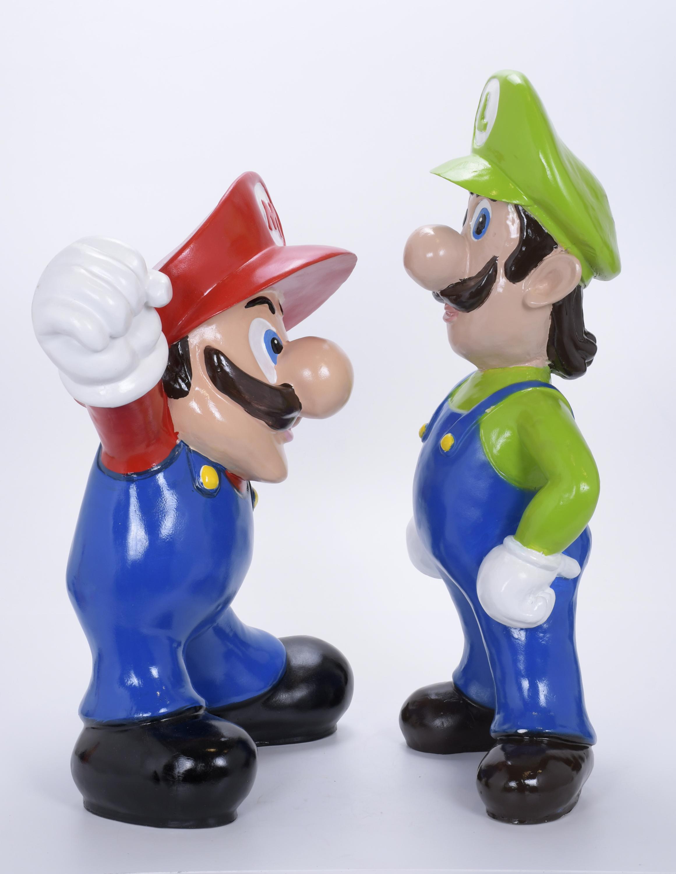 "MARIO Y LUIGI".